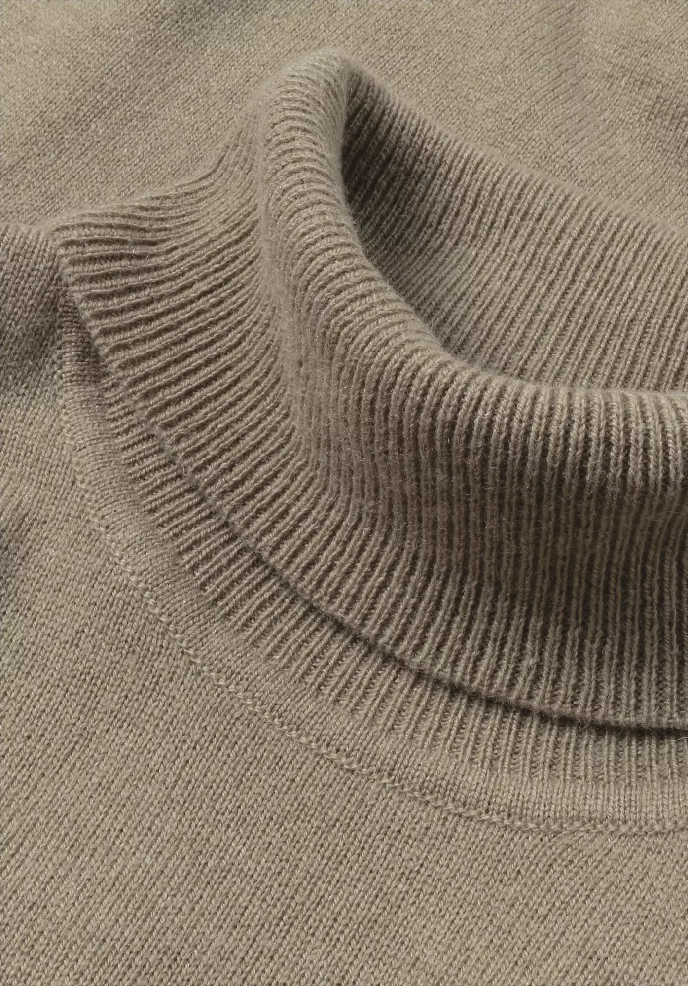Regular turtleneck sweater made of virgin wool with cashmere - 5