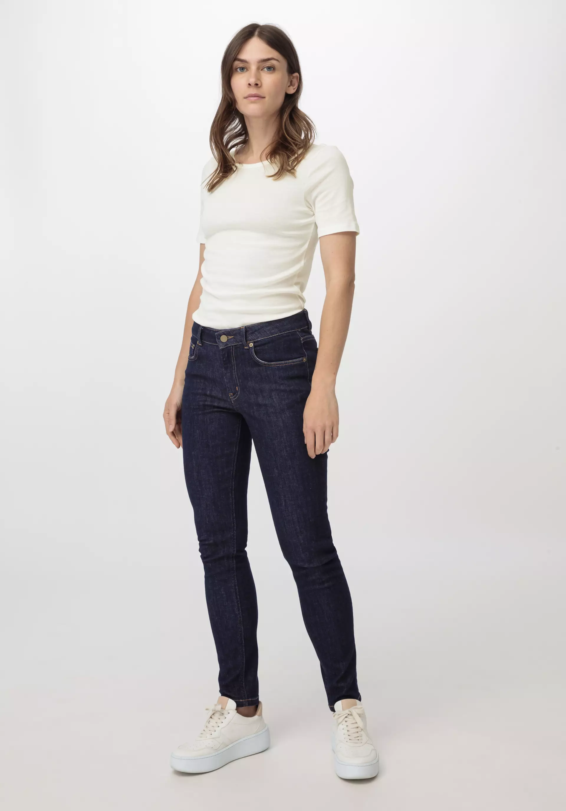 LINA Mid Rise Skinny jeans made from organic denim - 1