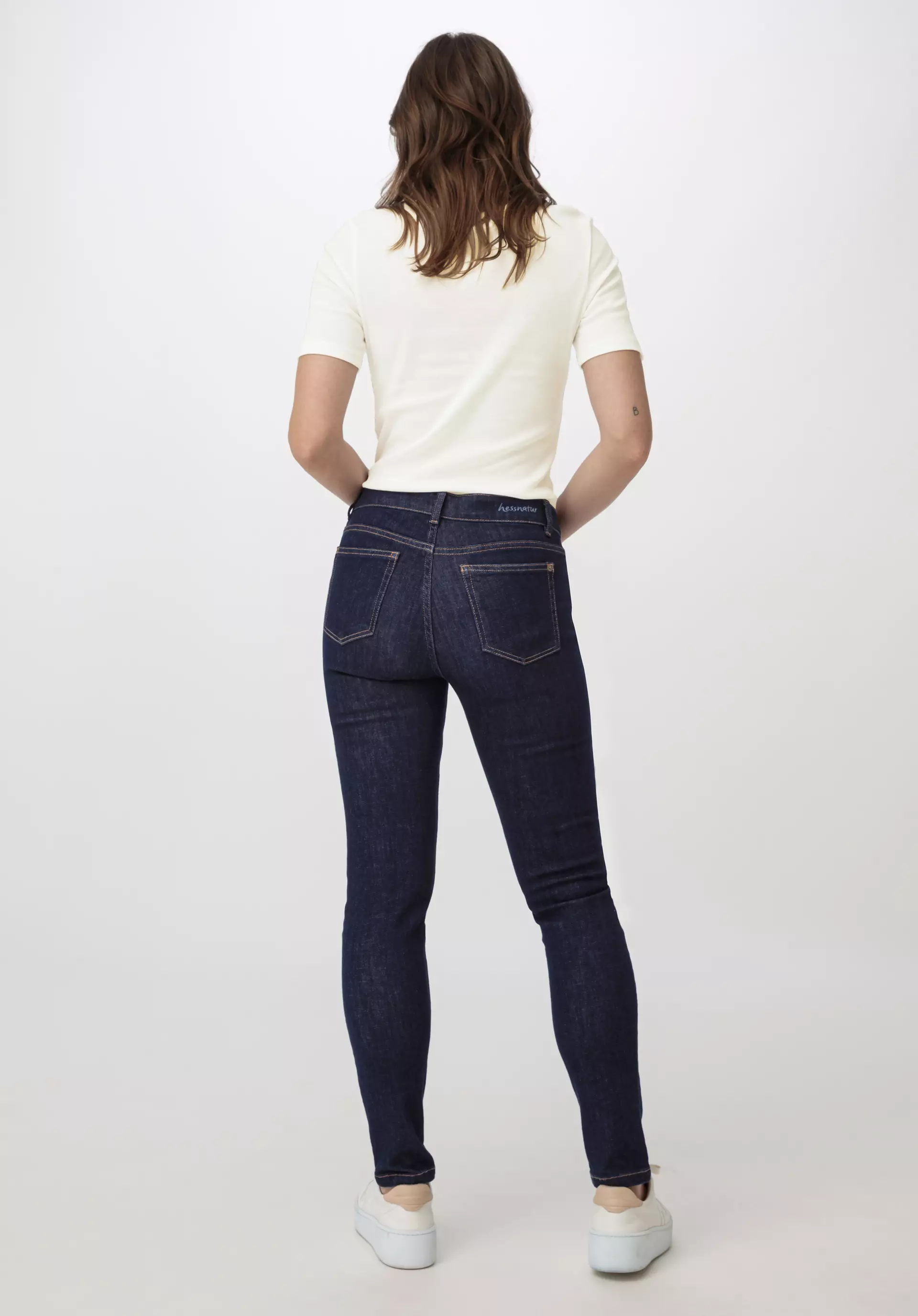 LINA Mid Rise Skinny jeans made from organic denim - 2