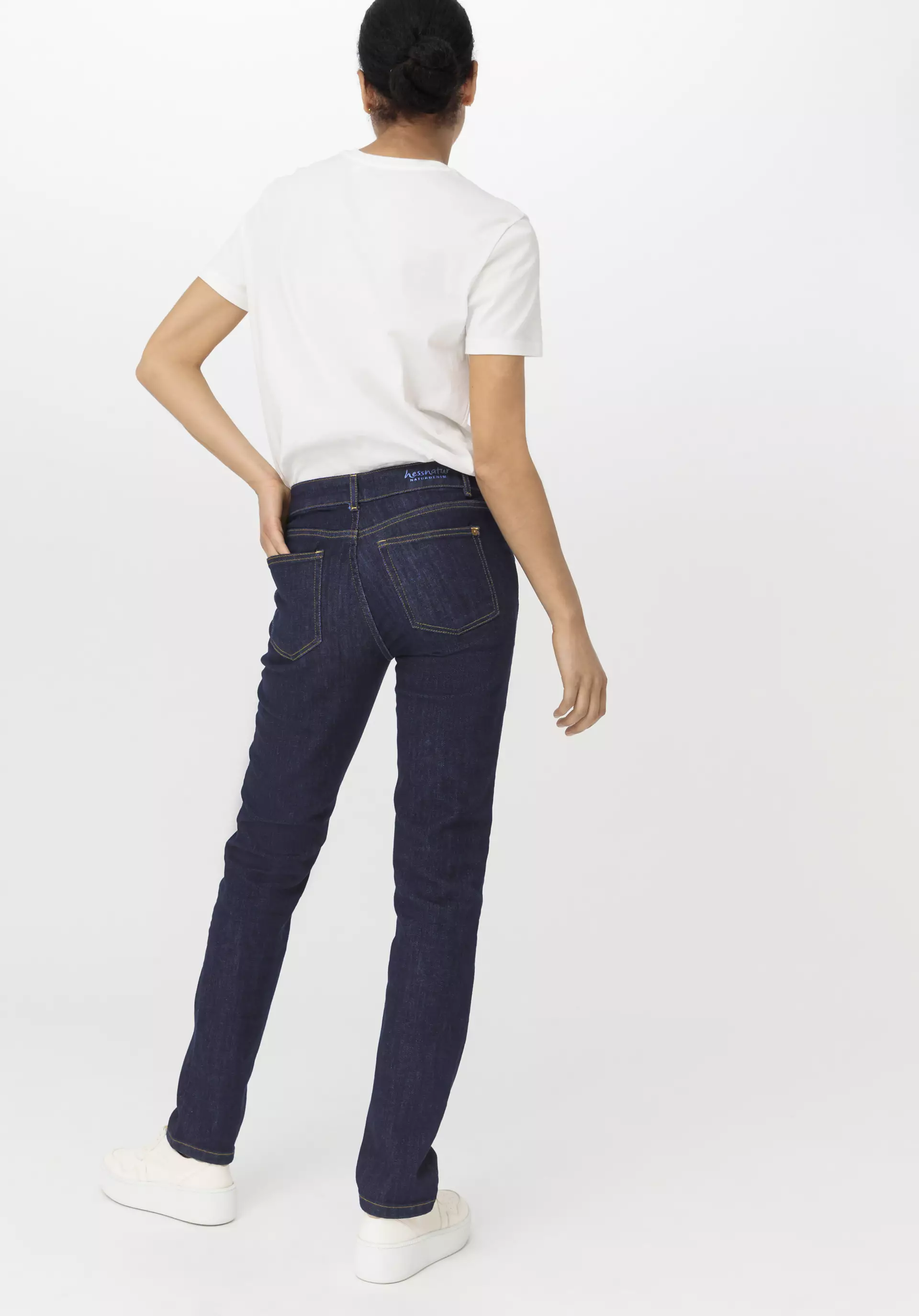 LEA Mid Rise Slim jeans made from organic denim - 1