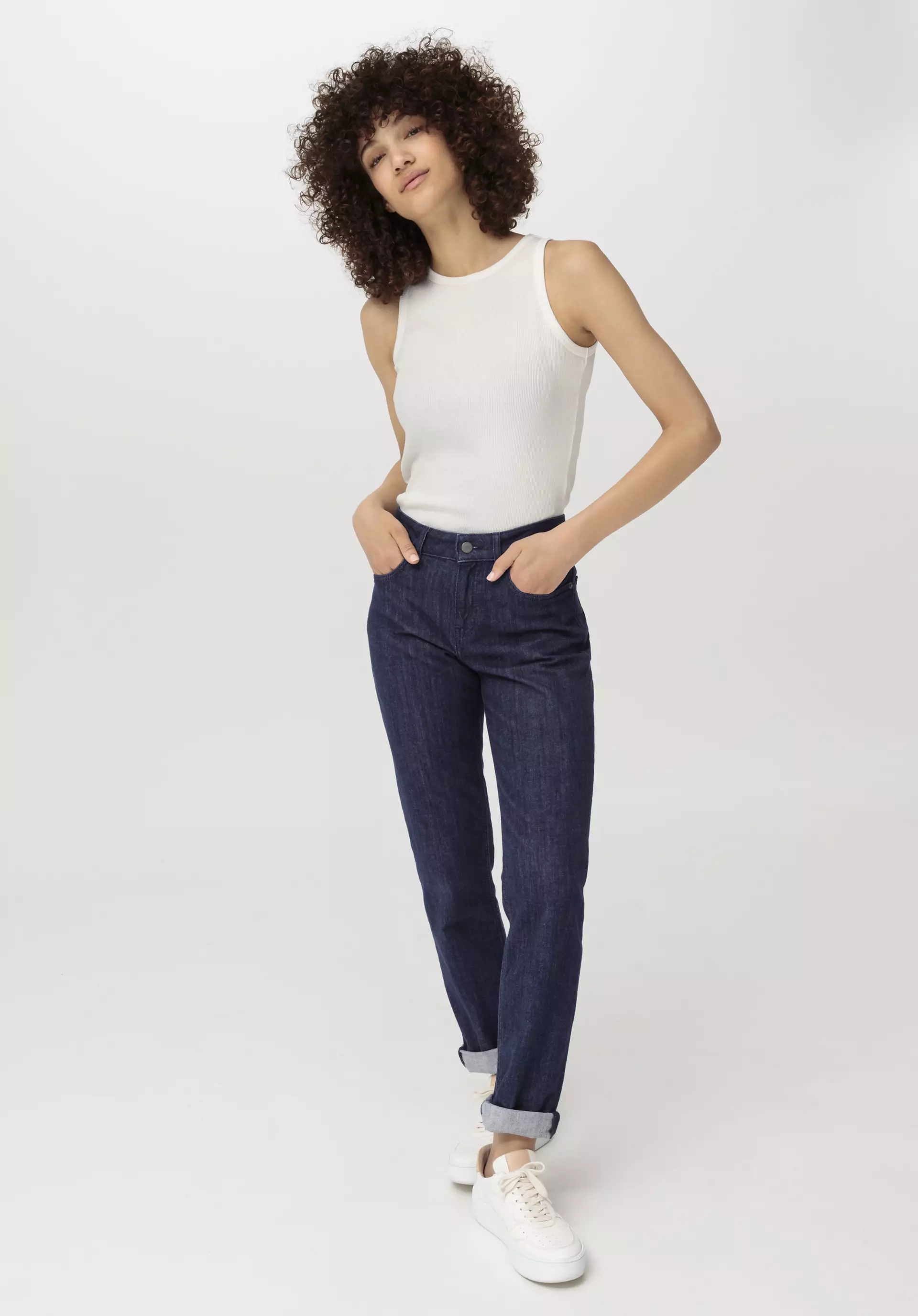 MARIE Mid Rise Straight jeans made from organic denim - 0