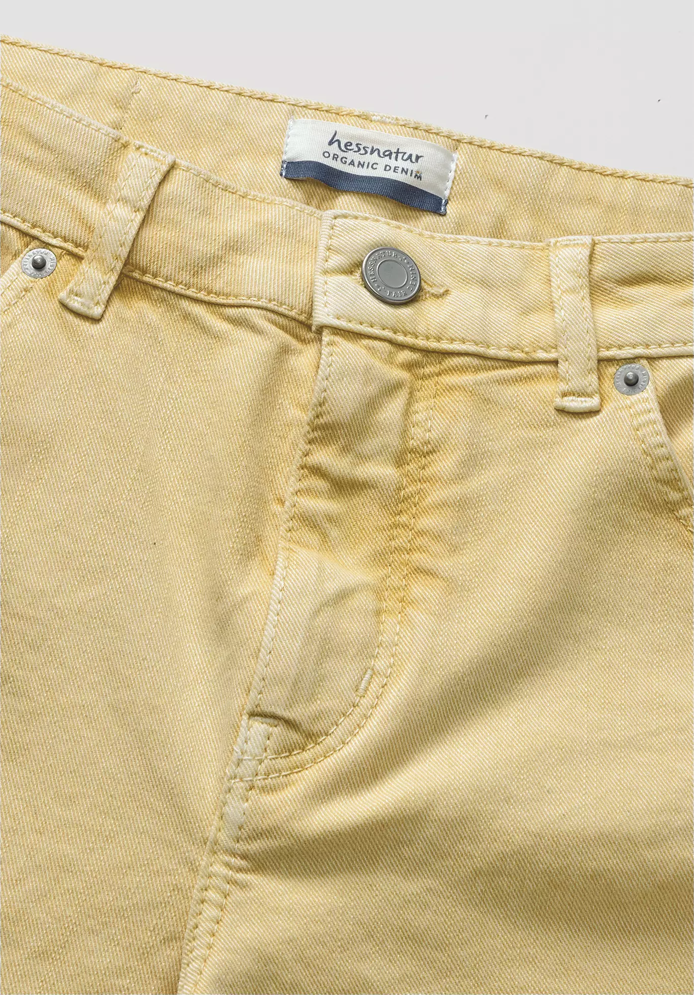 Mineral-dyed shorts made from organic denim - 5