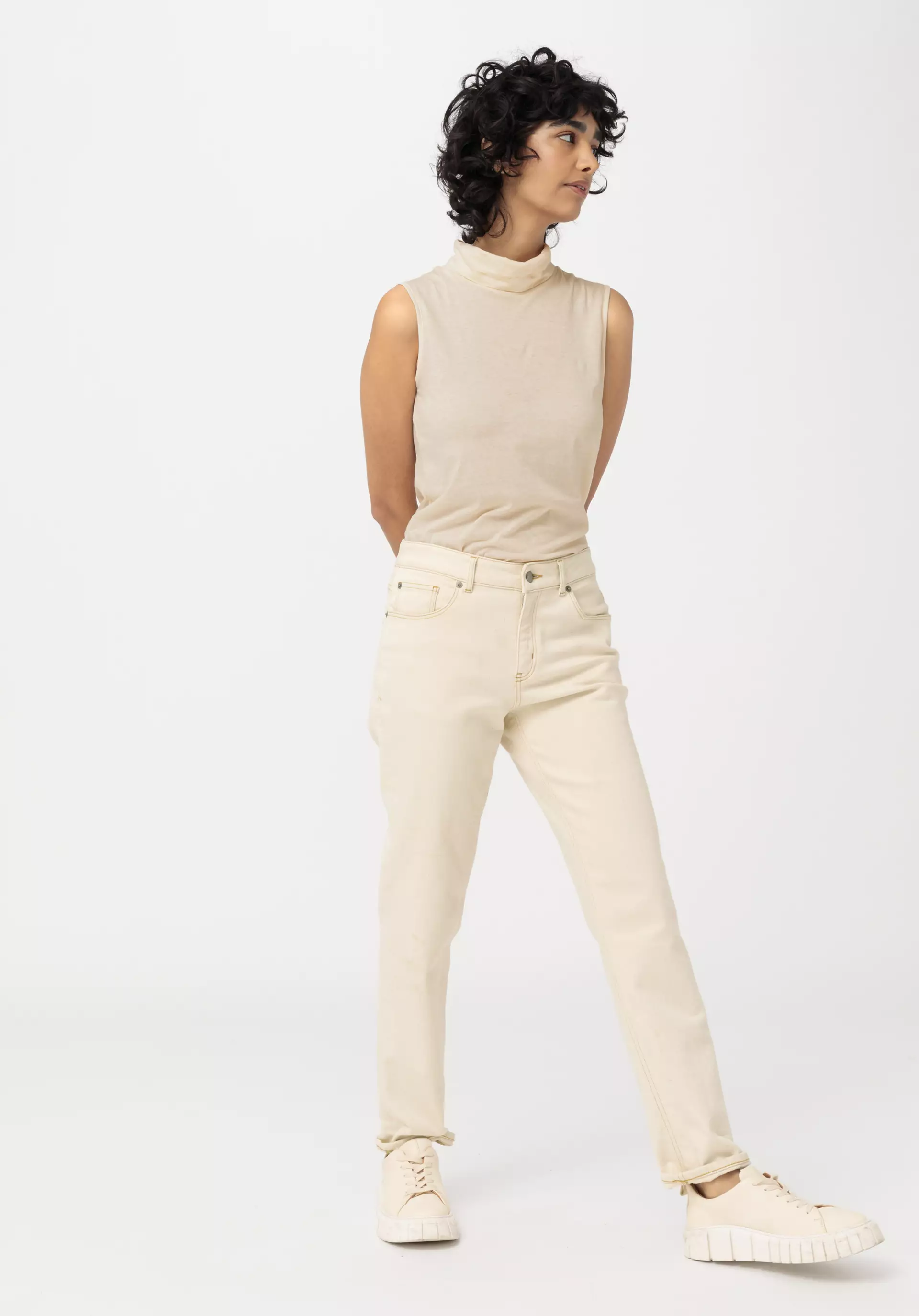 Hanna mom fit jeans made from COREVA™ organic denim - 0