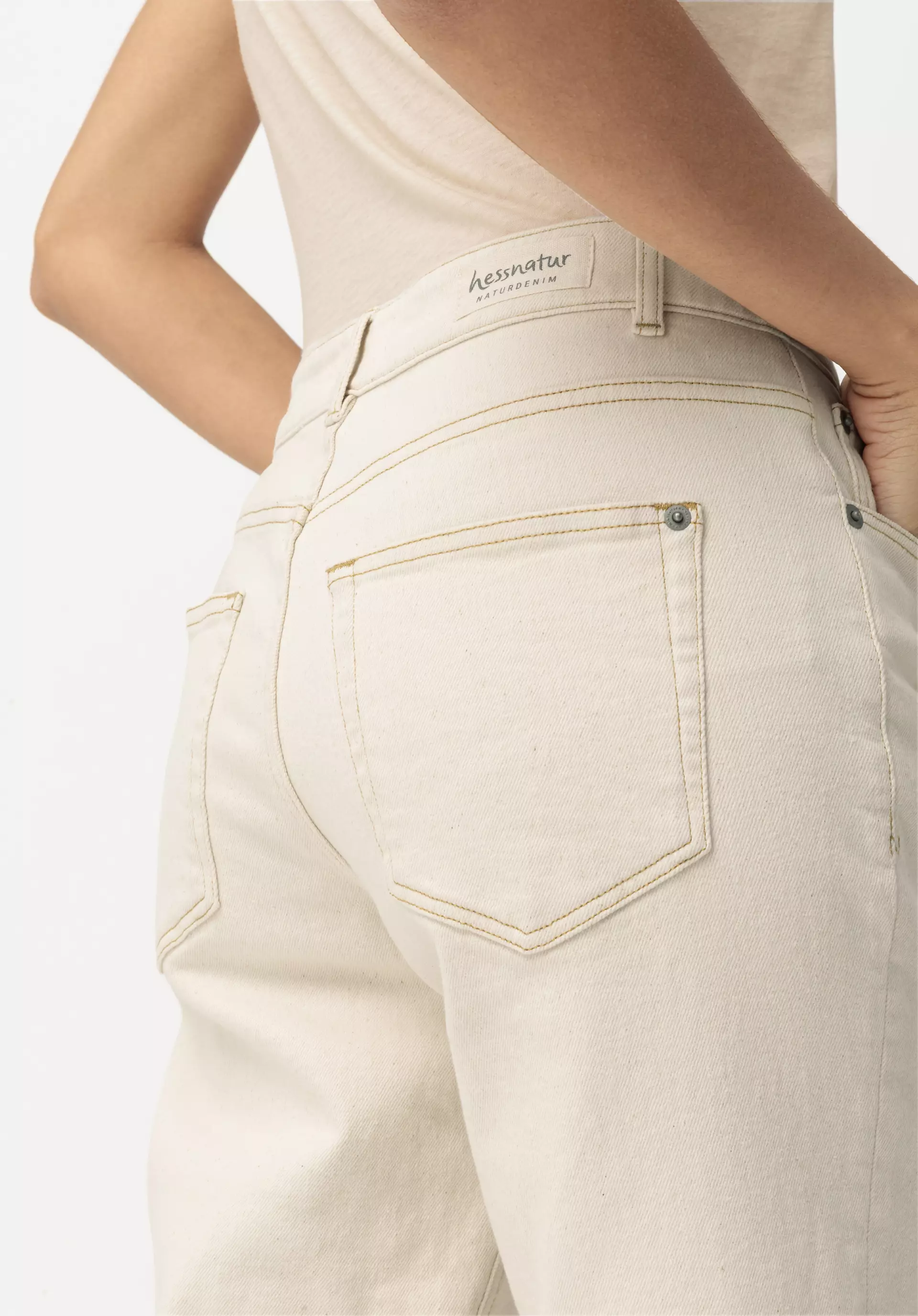 Hanna mom fit jeans made from COREVA™ organic denim - 2