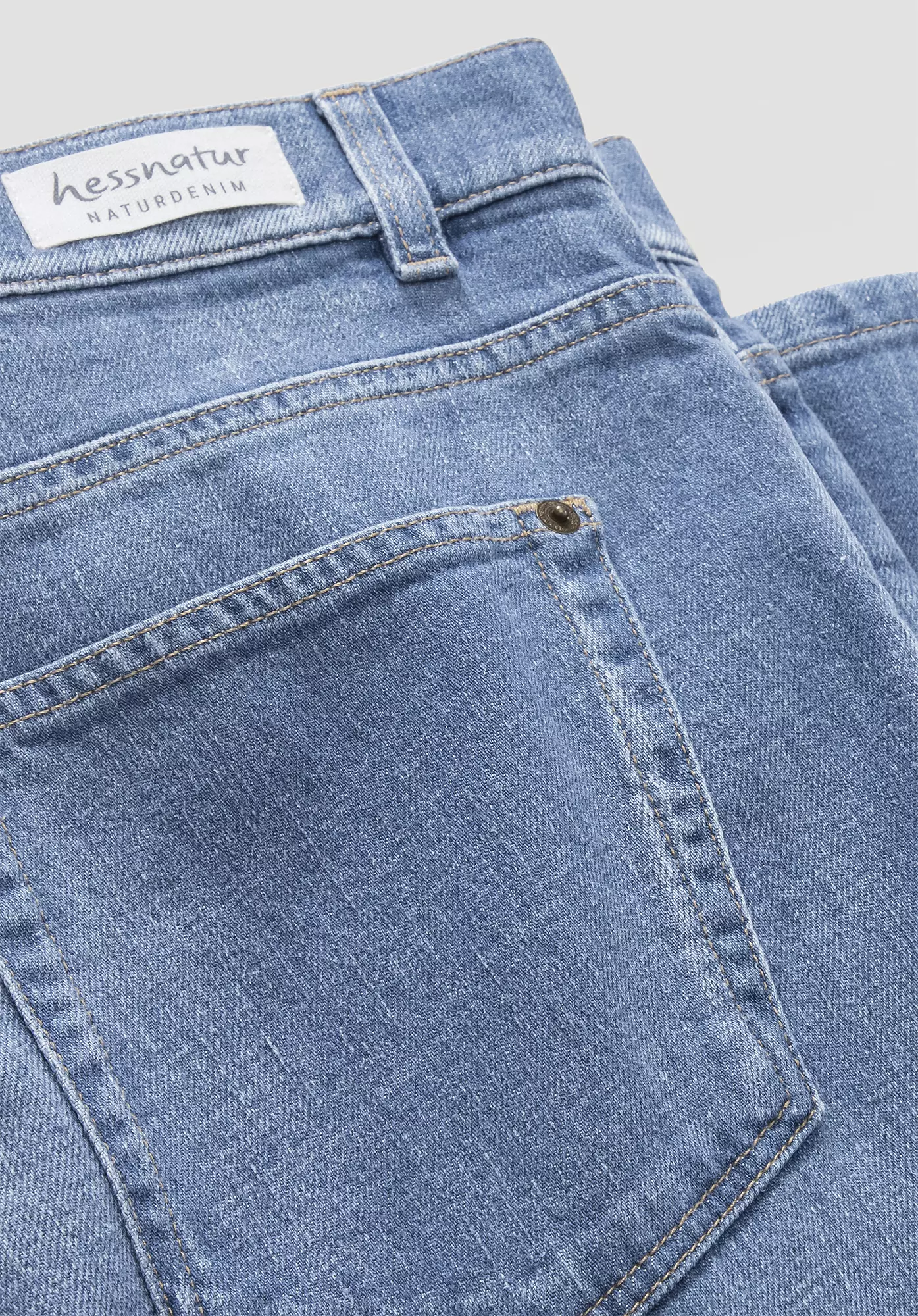 Ben straight fit jeans in organic denim with hemp - 5