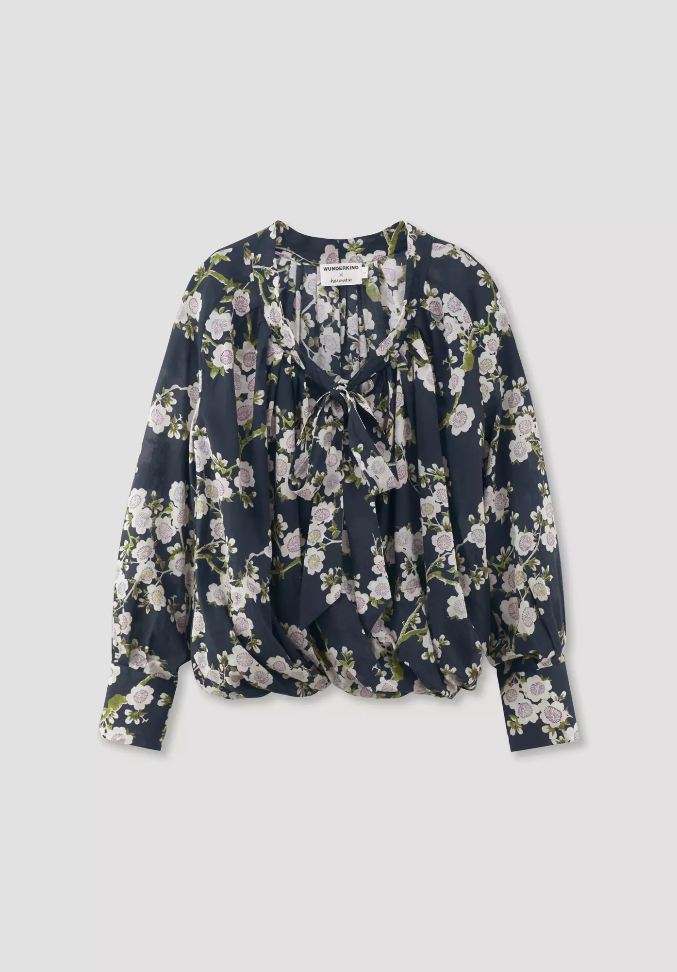 WUNDERKIND X HESSNATUR Relaxed blouse made of pure organic cotton - 4
