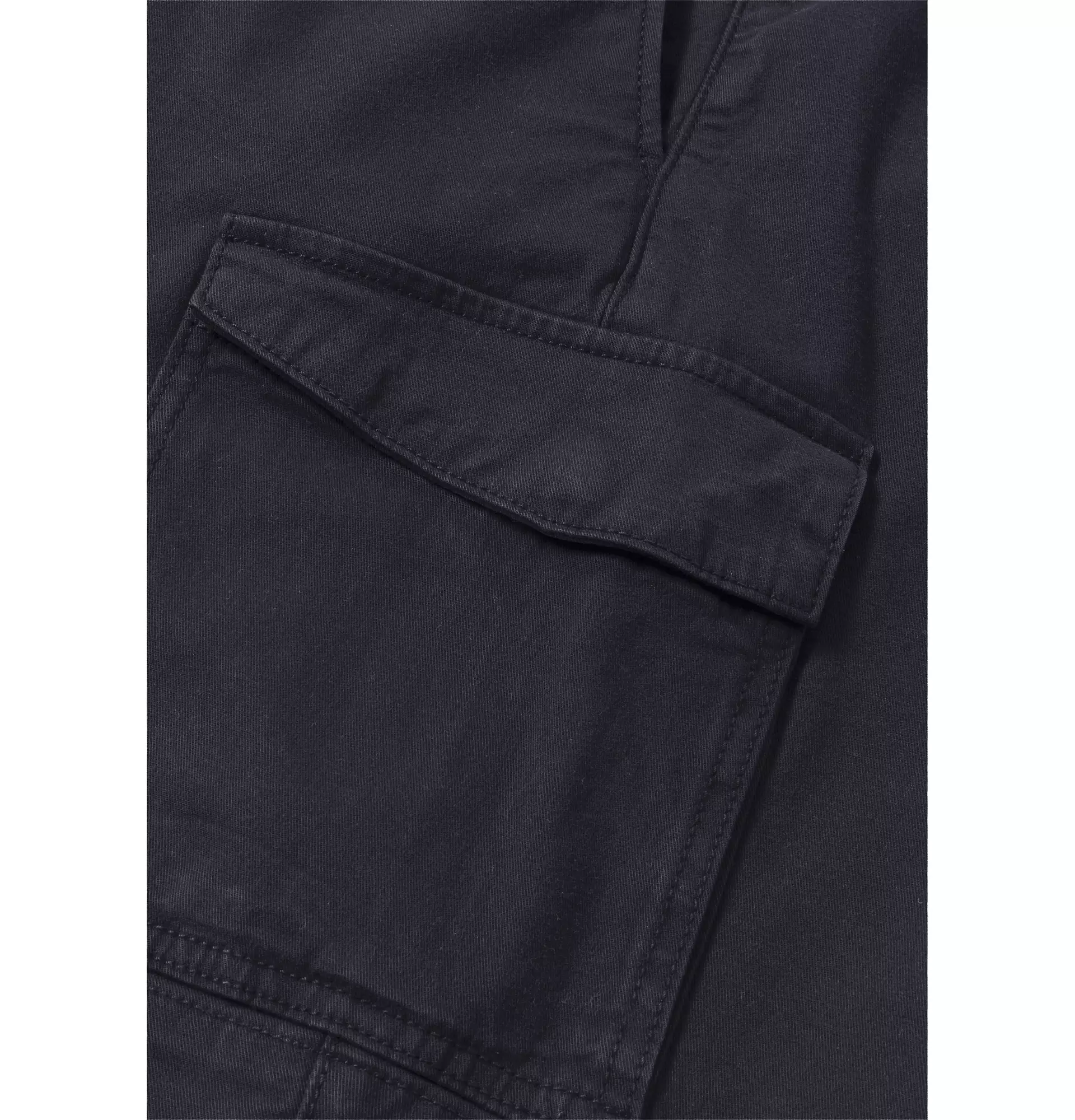 Relaxed cargo shorts made from organic cotton - 5