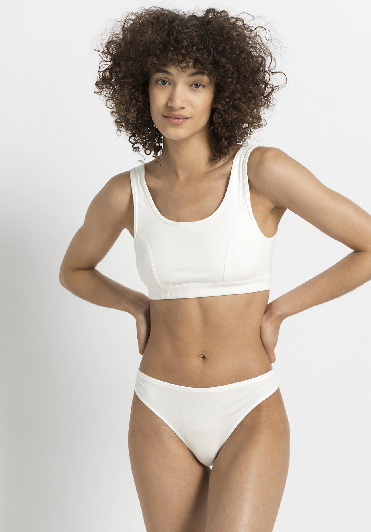 hessnatur Damen Brasilslip regulat cut aus Bio-Baumwolle mit TENCEL™Modal – weiß – Größe 34