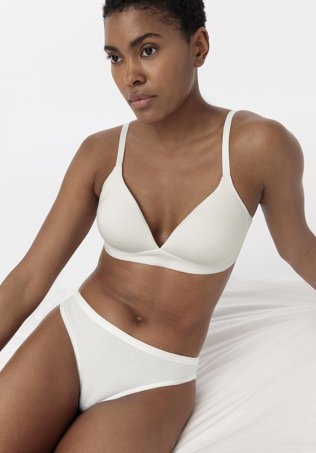 hessnatur Damen Brazil Regular Cut PURE BALANCE aus Bio-Baumwolle und Tencel™ Modal - weiß Größe 46
