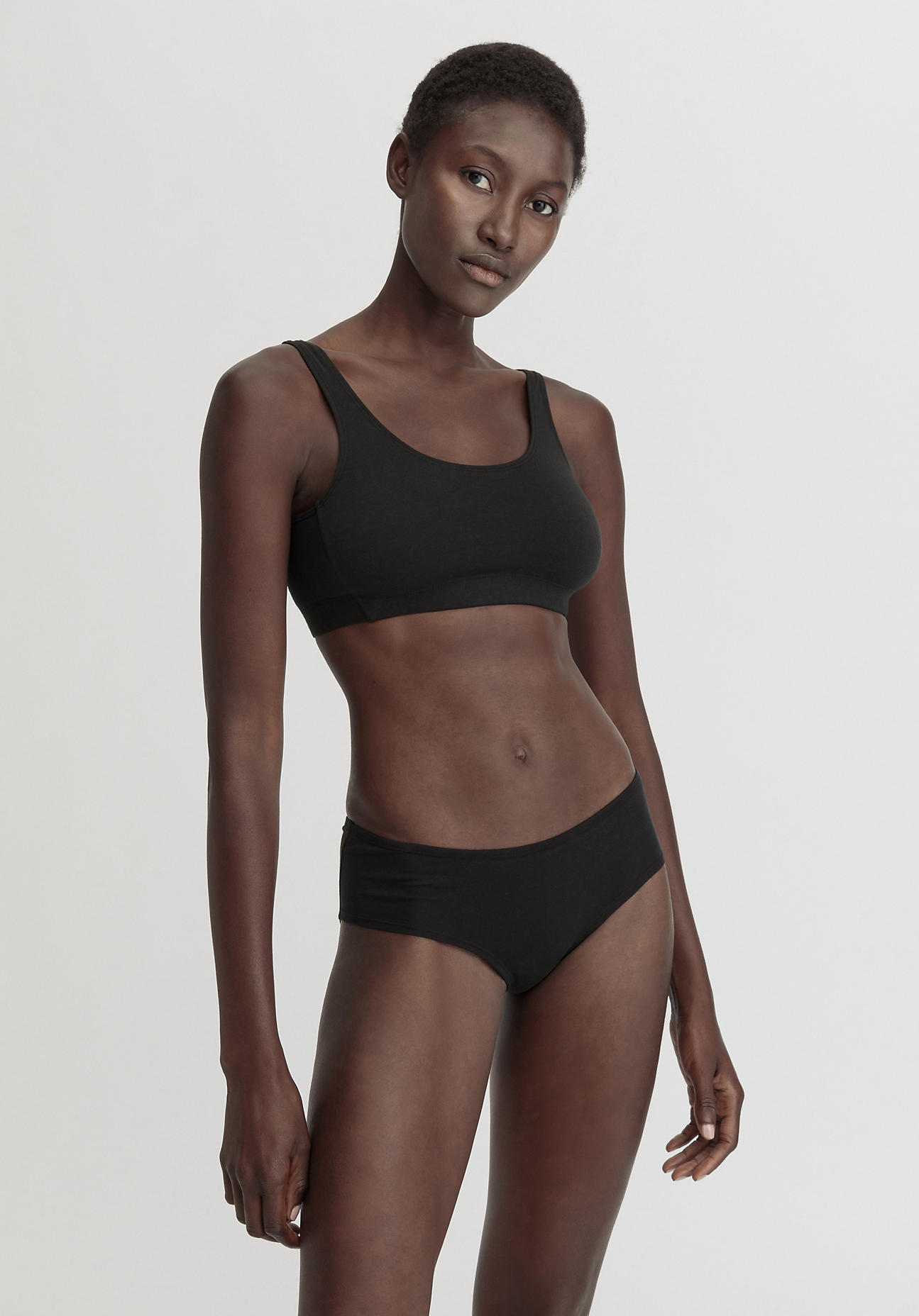 hessnatur Damen Bustier mit Softbund COTTON FEEL aus Bio-Baumwolle - schwarz Größe 34