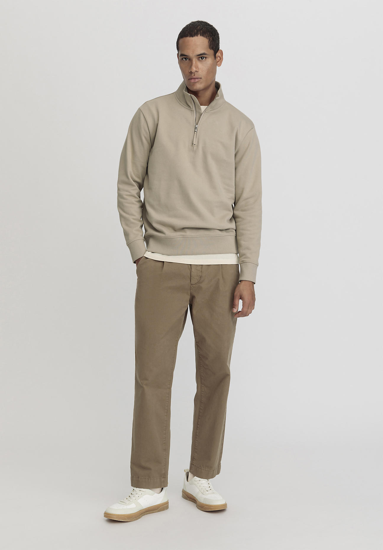 hessnatur Herren Chino RON Relaxed aus Bio-Baumwolle - braun Größe 36/32