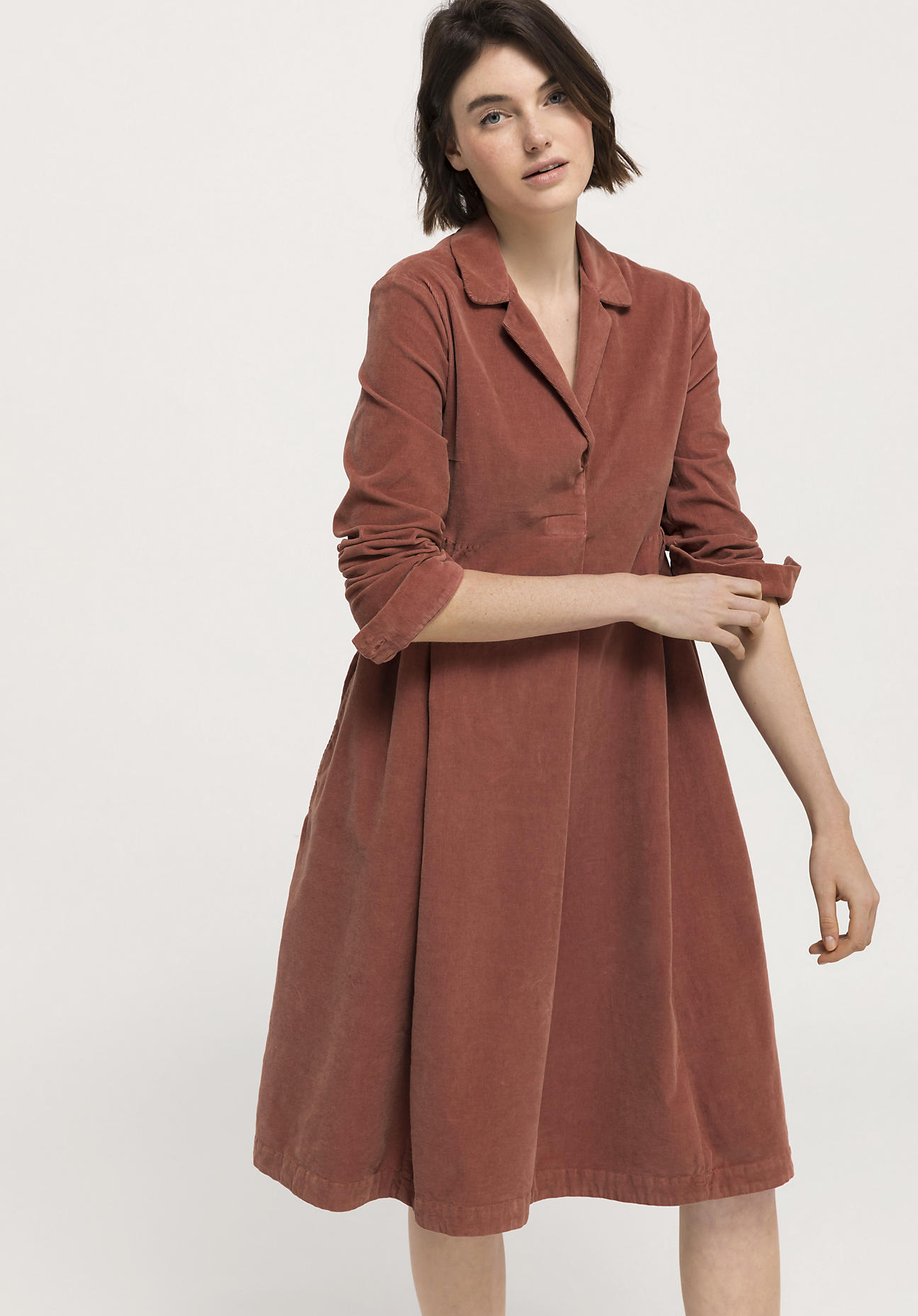 hessnatur Damen Cord Kleid aus Bio-Baumwolle mit Hanf - rosa Größe 34