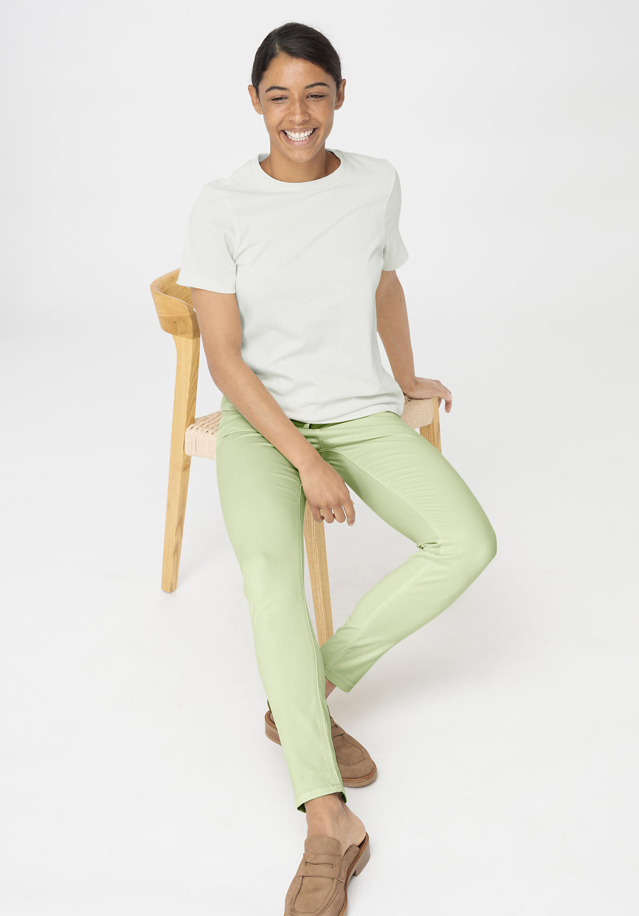 hessnatur Damen Five-Pocket Hose Skinny aus TENCEL™ Lyocell mit Bio-Baumwolle - grün Größe 48