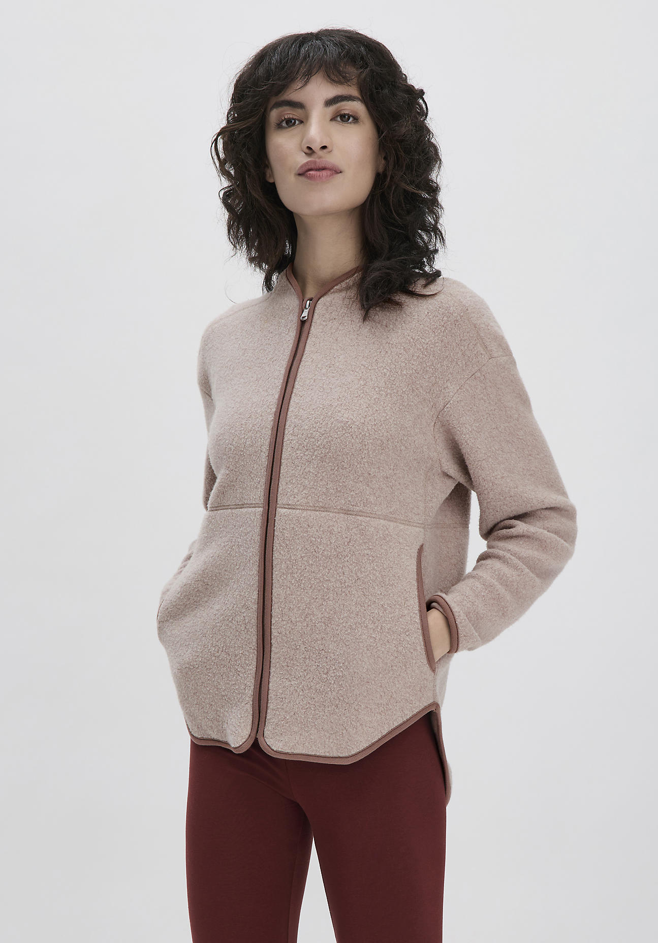 hessnatur Loungewear Fleece Jacke Relaxed ACTIVE LIGHT aus Bio-Baumwolle - beige Größe S