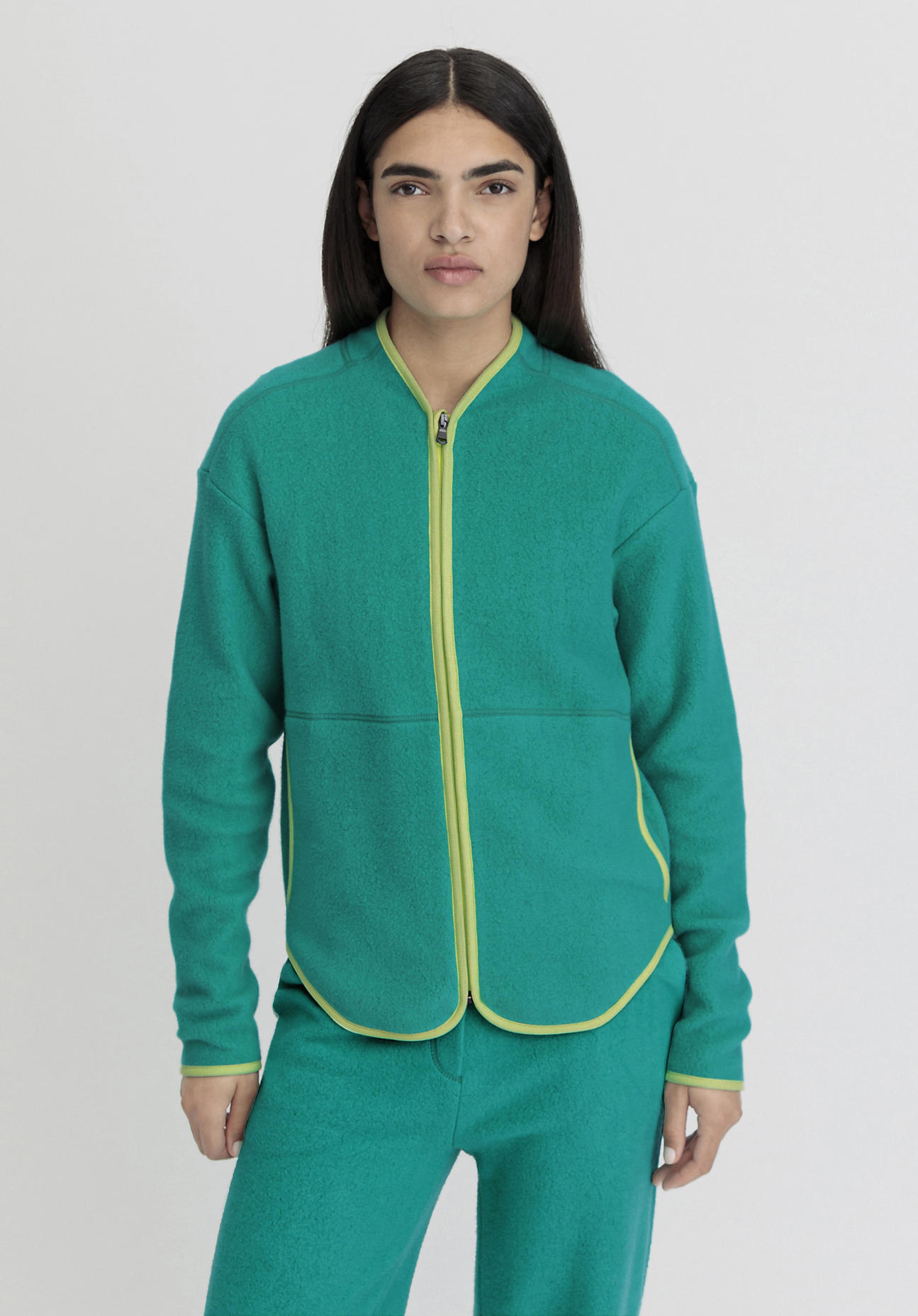 hessnatur Loungewear Fleece Jacke Relaxed ACTIVE LIGHT aus Bio-Baumwolle - grün Größe M