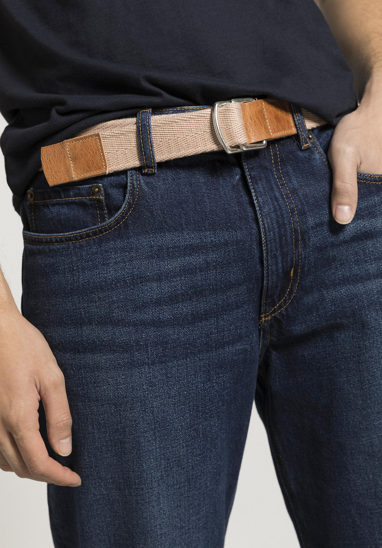 hessnatur Gürtel aus Bio-Baumwolle mit Leder – beige – Größe 080