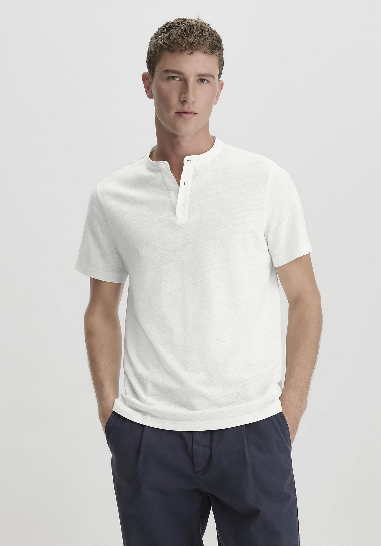 hessnatur Herren Henley Shirt Regular aus Bio-Baumwolle und Leinen - weiß Größe 54