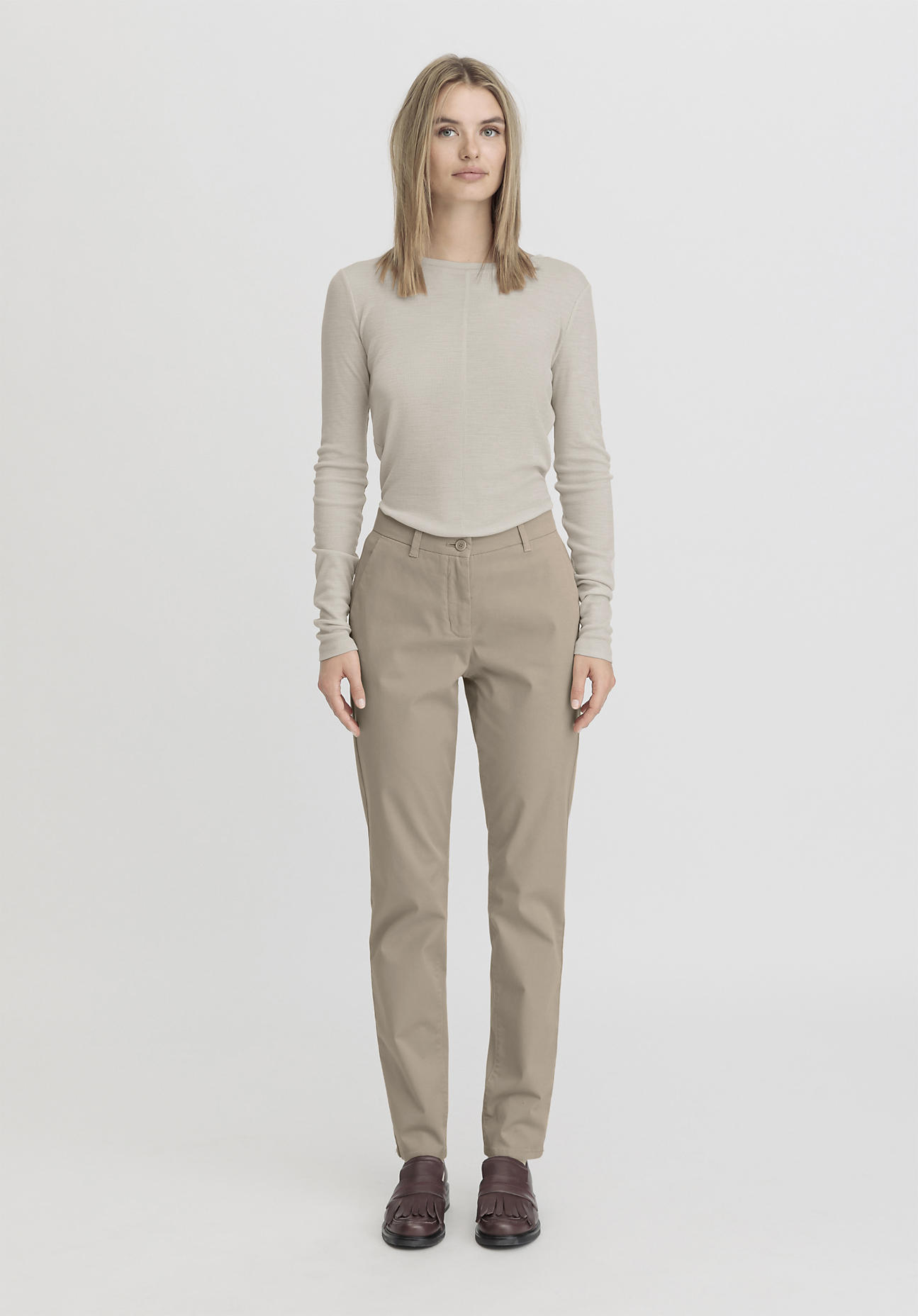 hessnatur Damen Hose Chino Regular aus Bio-Baumwolle - beige - Größe 48