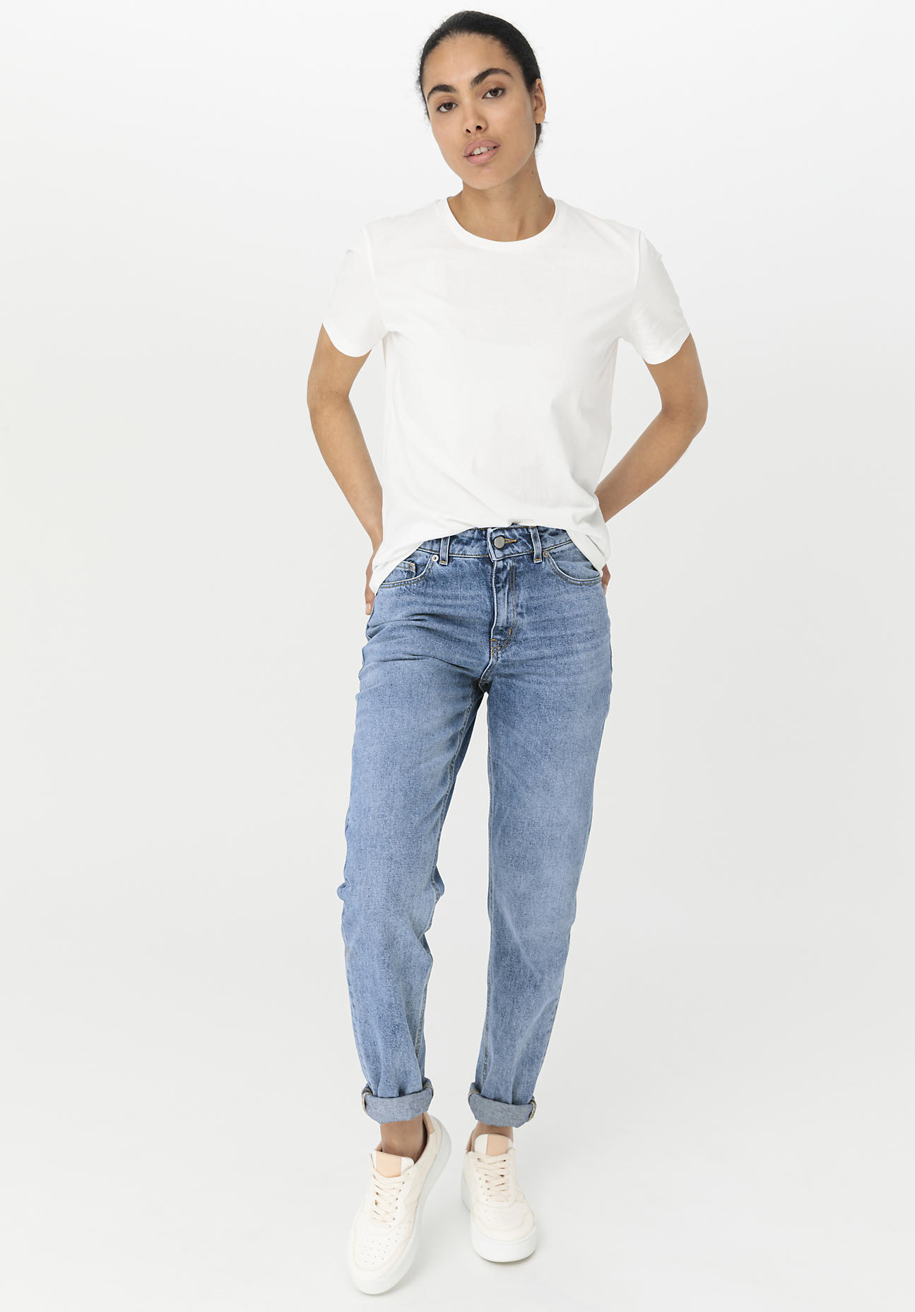 hessnatur Damen Jeans HANNA High Rise Mom aus Bio-Denim – blau – Größe 27/32