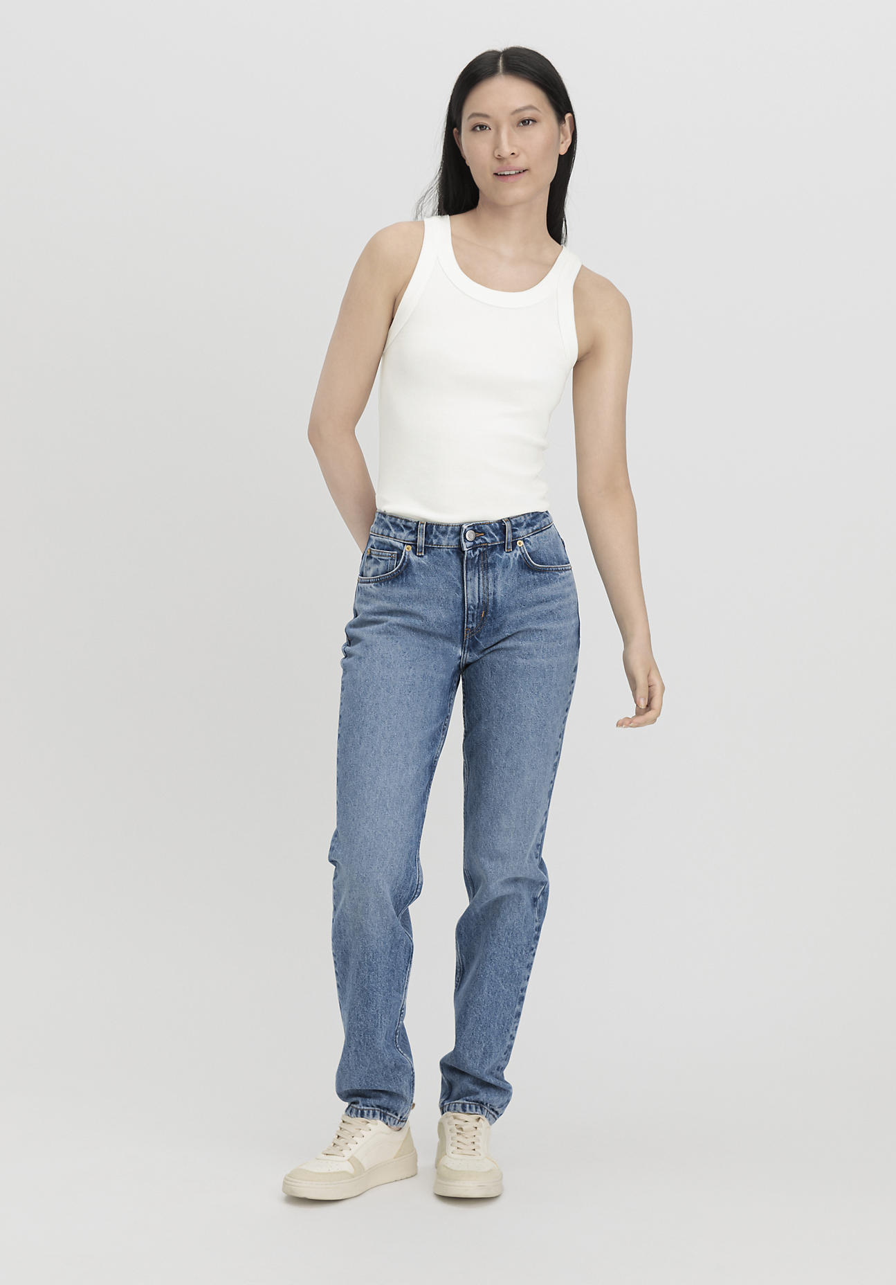 hessnatur Damen Jeans HANNA High Rise Mom aus Bio-Denim - blau - Größe 25/30