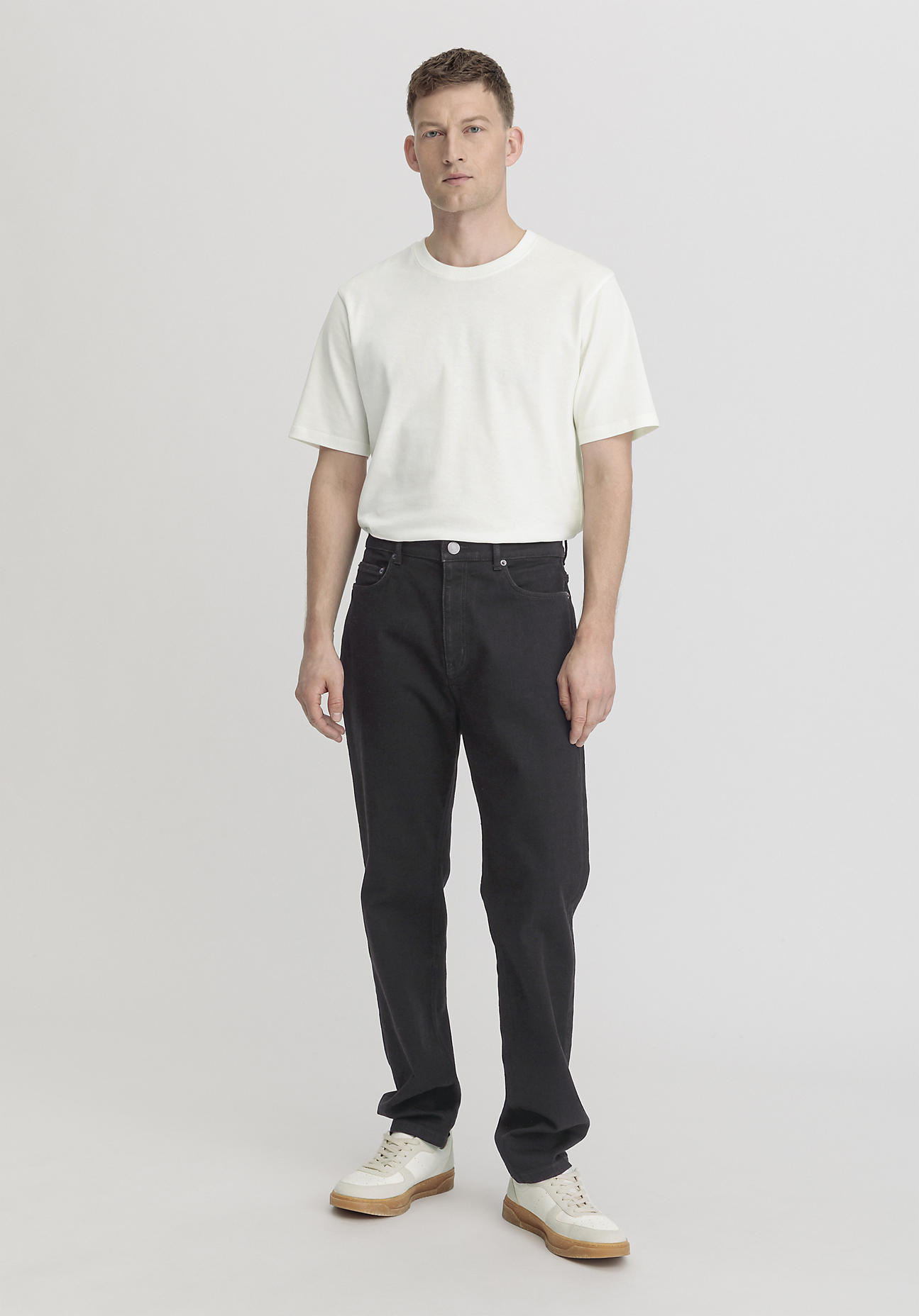 hessnatur Herren Jeans MADS Relaxed Tapered aus Bio-Denim - schwarz Größe 34/34