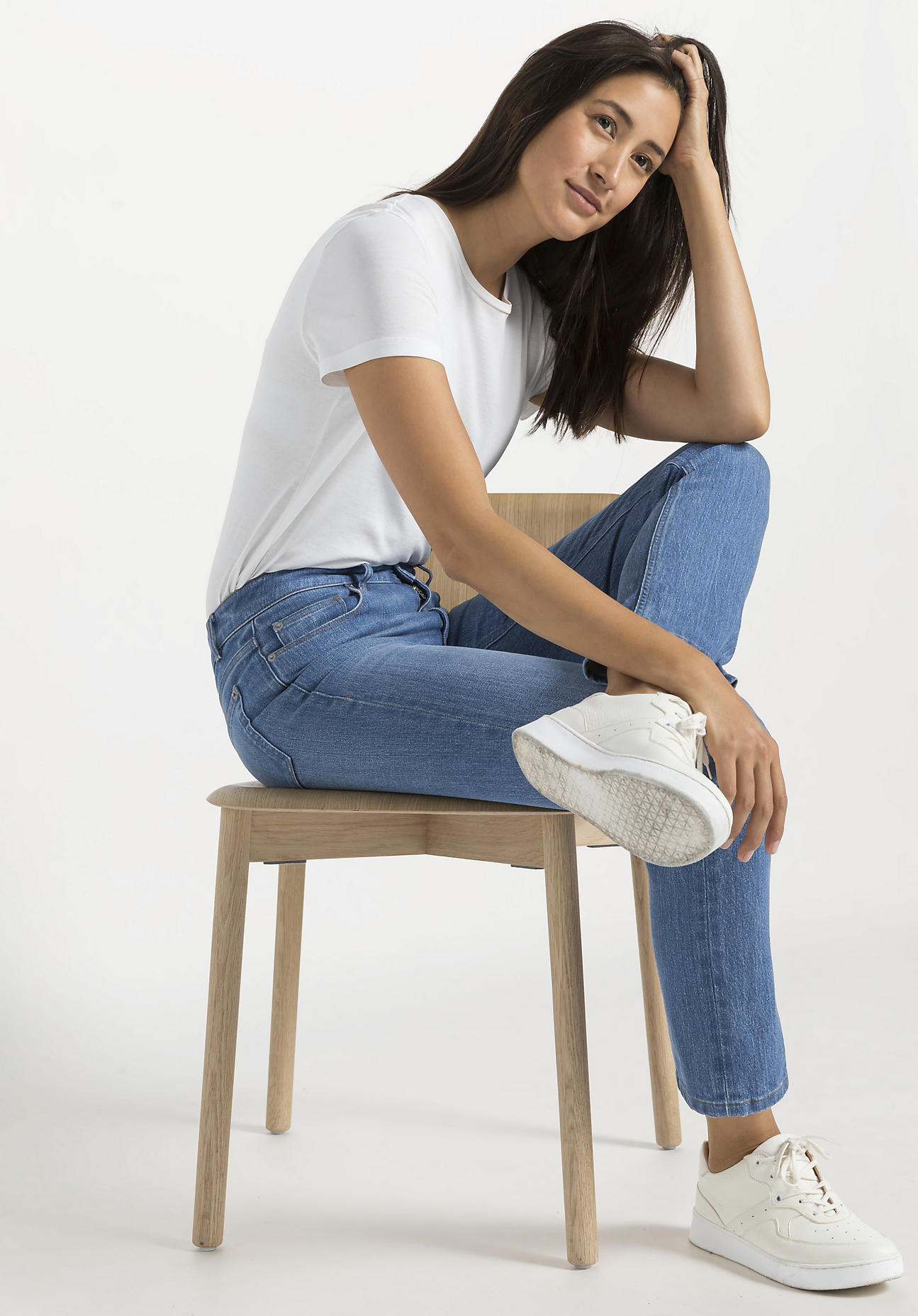 hessnatur Damen Jeans Marie Straight Fit aus Bio-Denim – blau – Größe 26/32