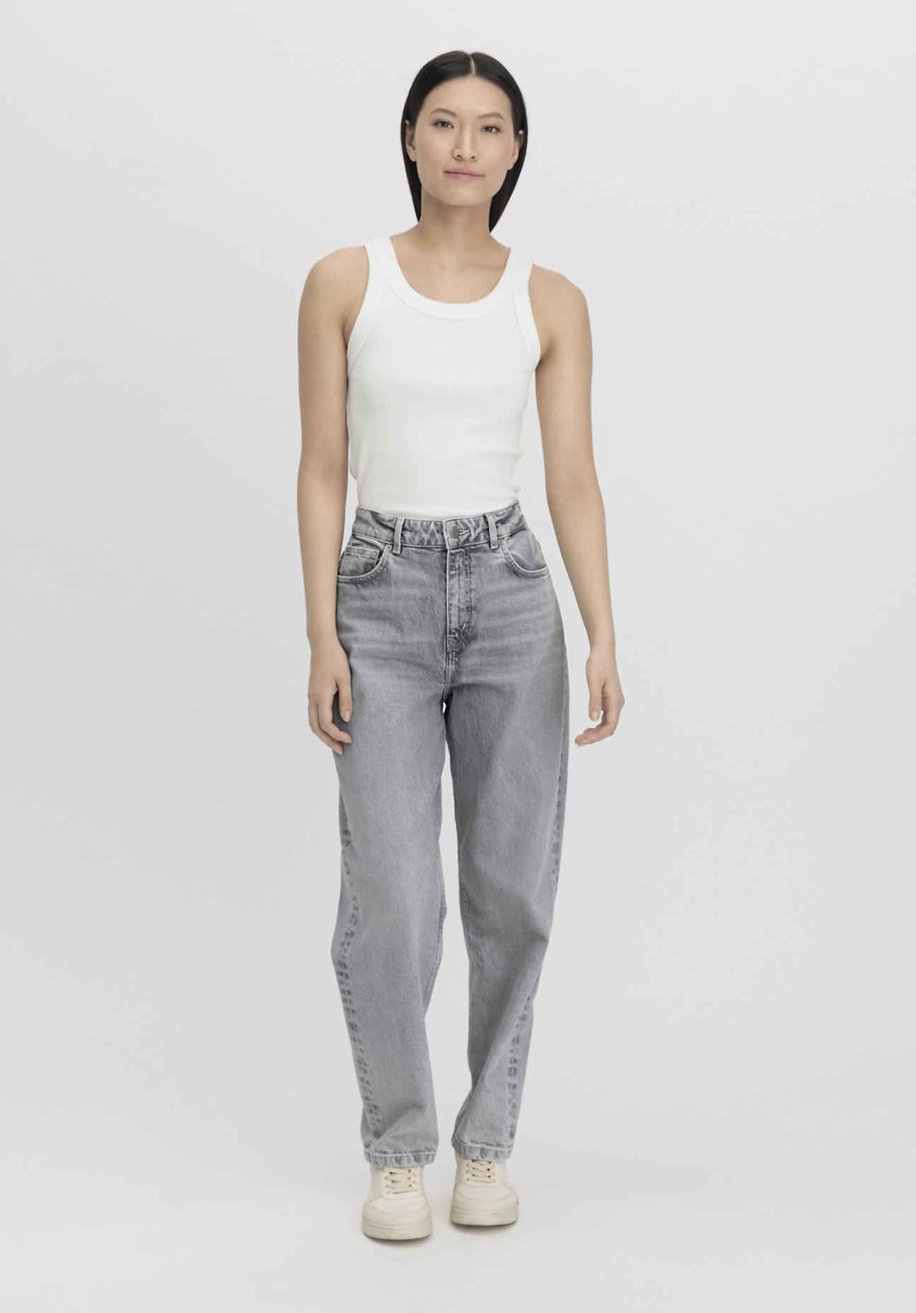 hessnatur Damen Jeans NELE High Rise Barrel Leg aus Bio-Denim - grau Größe 32/30