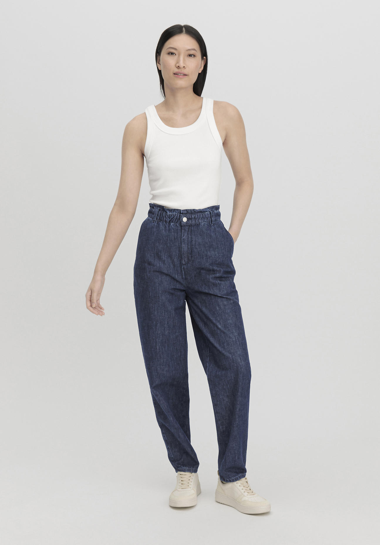 hessnatur Damen Jeans Paperbag Relaxed aus Bio-Denim mit Kapok - blau Größe 34