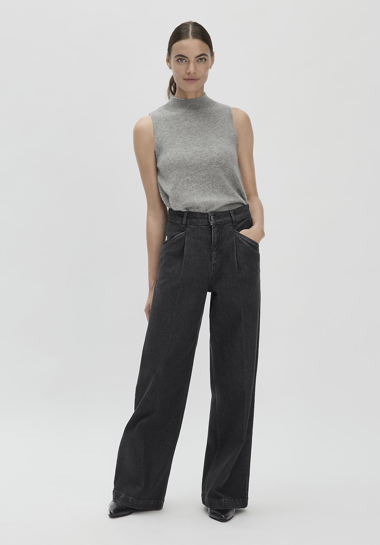 hessnatur Damen Jeans Super Wide Leg BETTER RECYCLING aus wertvollem Bio-Denim - schwarz Größe 32/32
