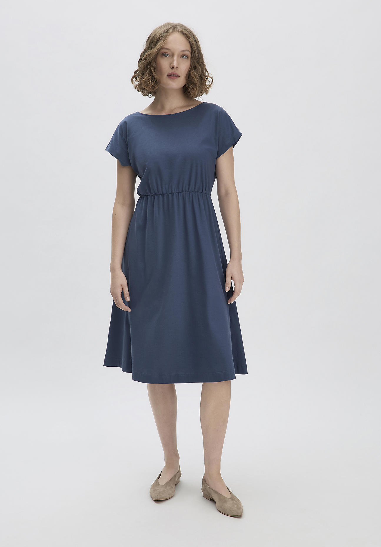 hessnatur Damen Jersey Kleid Midi Relaxed aus Bio-Baumwolle - blau Größe 34