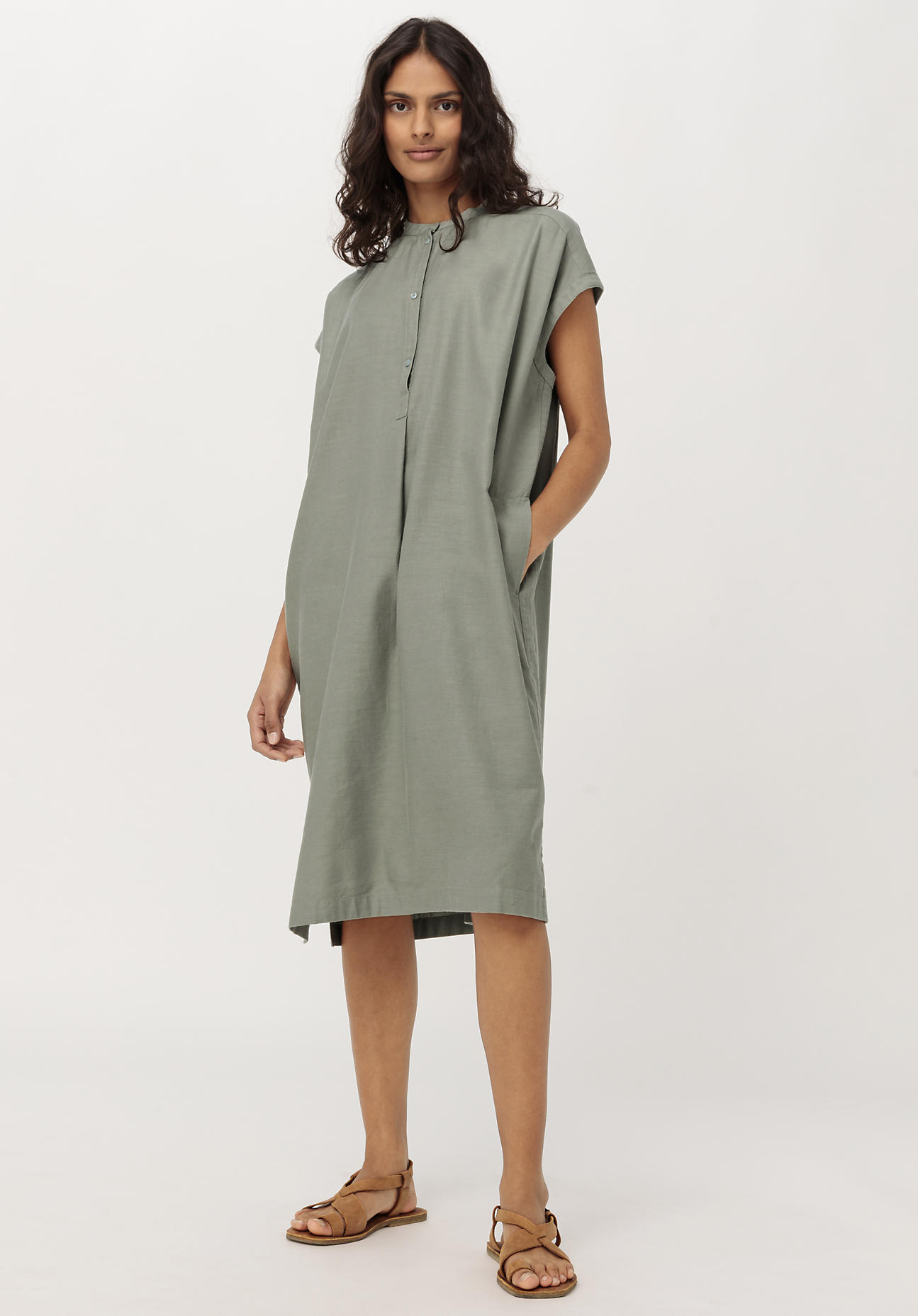 hessnatur Damen Kleid aus Bio-Baumwolle mit Leinen - grün Größe 48