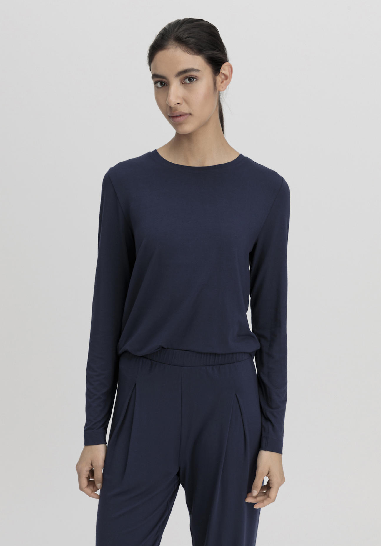 hessnatur Damen Langarm Schlafshirt Regular PURE FLOW aus TENCEL™ Modal - blau Größe 36