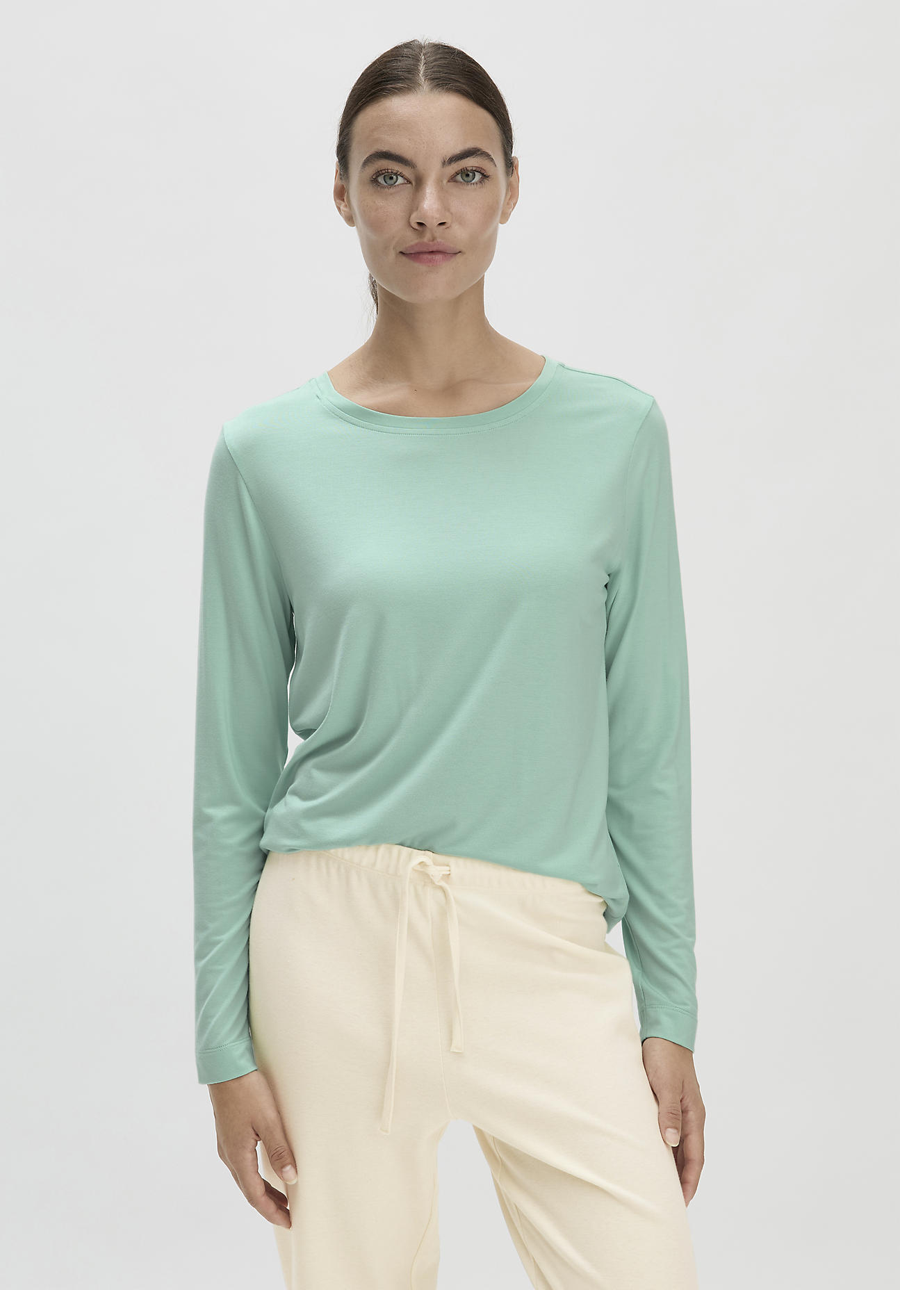 hessnatur Damen Langarm Schlafshirt Regular PURE FLOW aus TENCEL™ Modal - jadegrün Größe 36