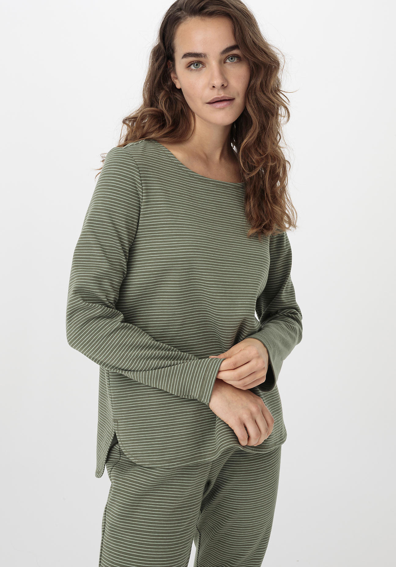 hessnatur Damen Langarm-Schlafshirt aus Bio-Baumwolle - grün - Größe 36
