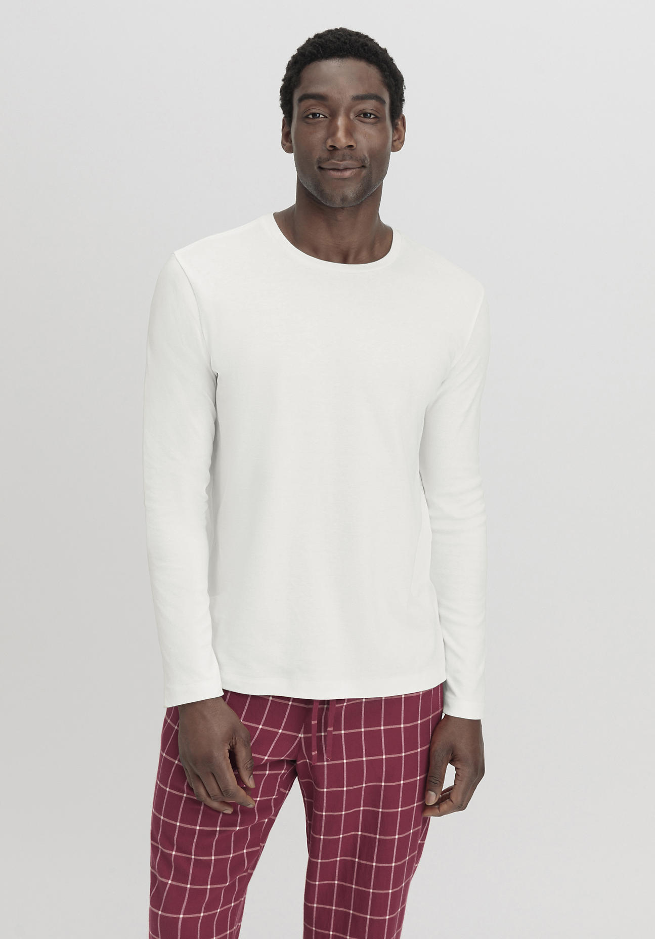 hessnatur Herren Langarmshirt Relaxed PURE NATURE aus Bio-Baumwolle - weiß Größe 52