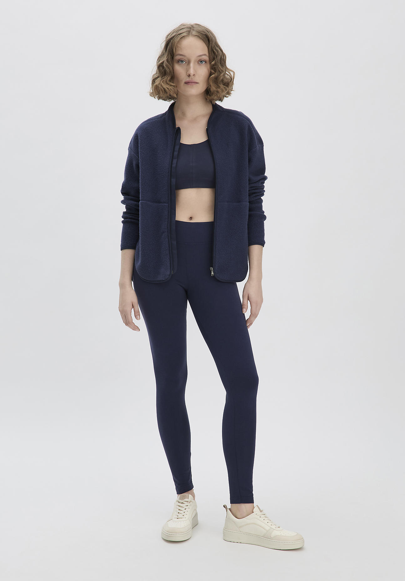 hessnatur Loungewear Leggings Fitted Medium Cut ACTIVE LIGHT aus Bio-Baumwolle - blau Größe M/k