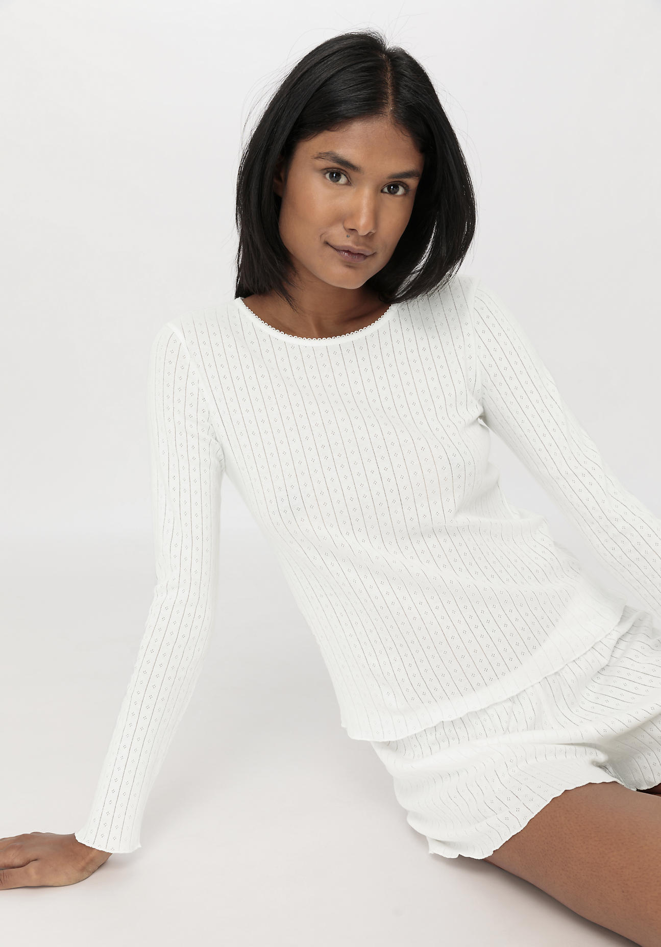 hessnatur Damen Lounge-Shirt Fitted PURE POINTELLE aus Bio-Baumwolle - weiß Größe 48