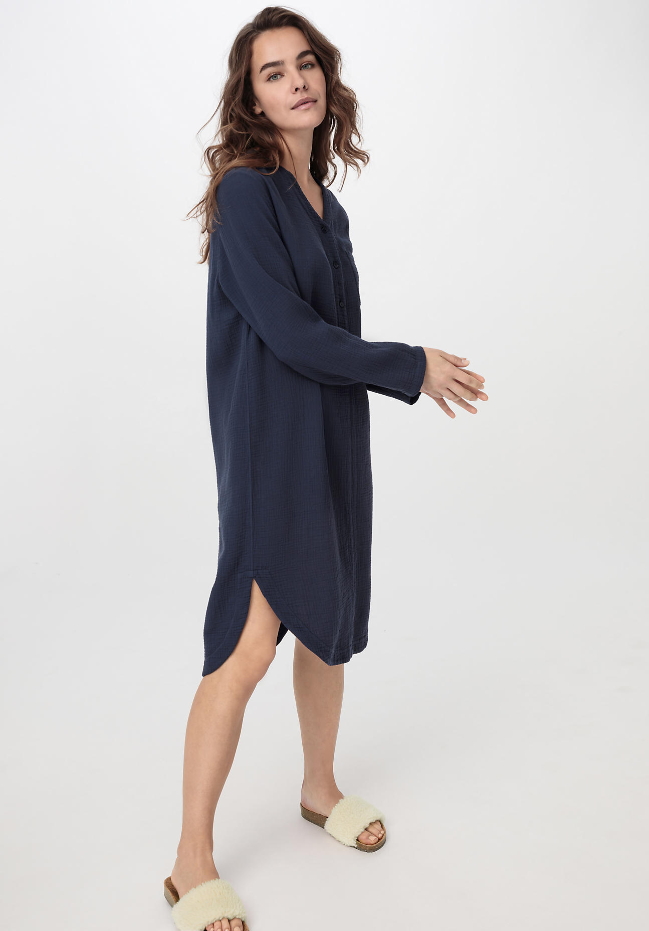 hessnatur Damen Musselin Nachthemd Relaxed PURE COMFORT aus Bio Baumwolle - blau Größe 48