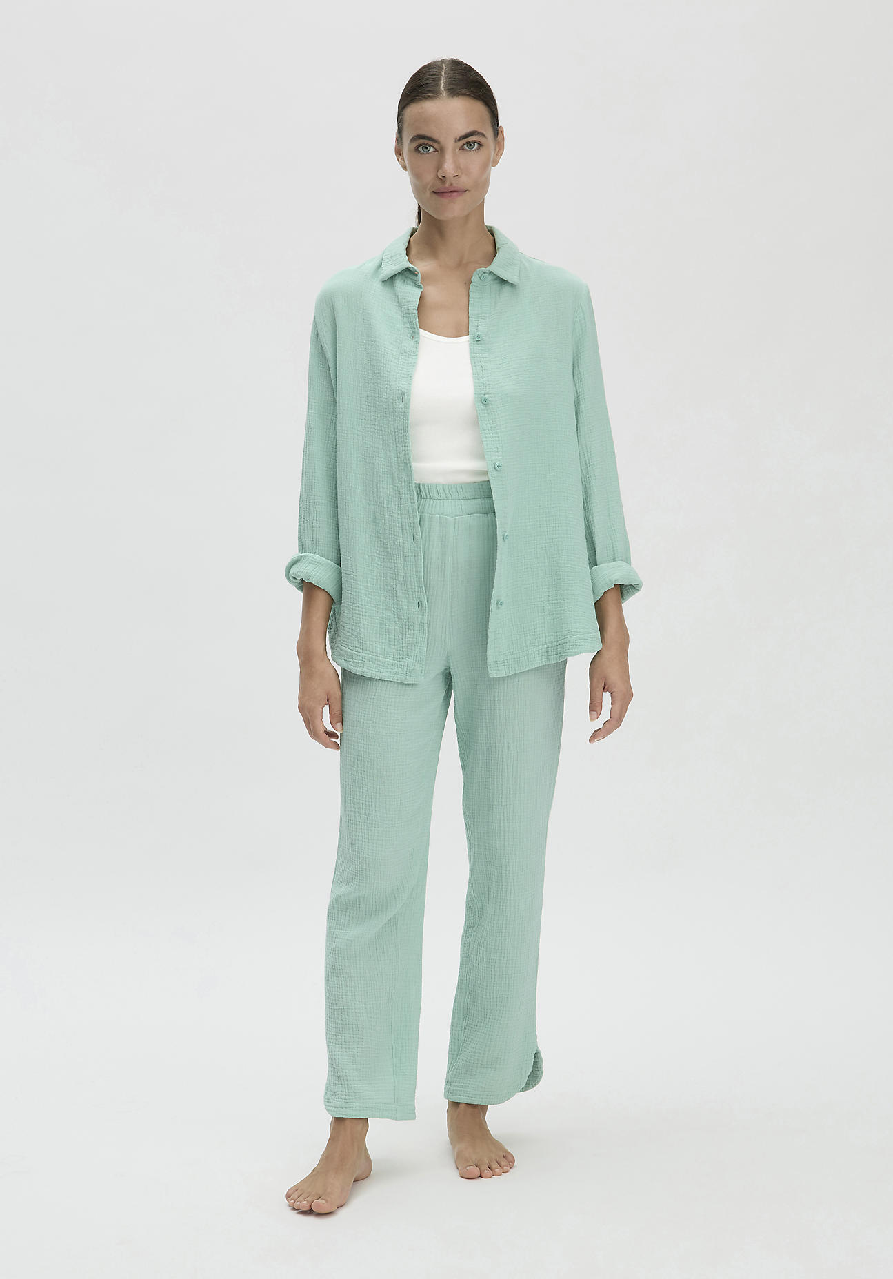 hessnatur Damen Musselin Schlafhose Regular PURE COMFORT aus Bio-Baumwolle - grün Größe 38