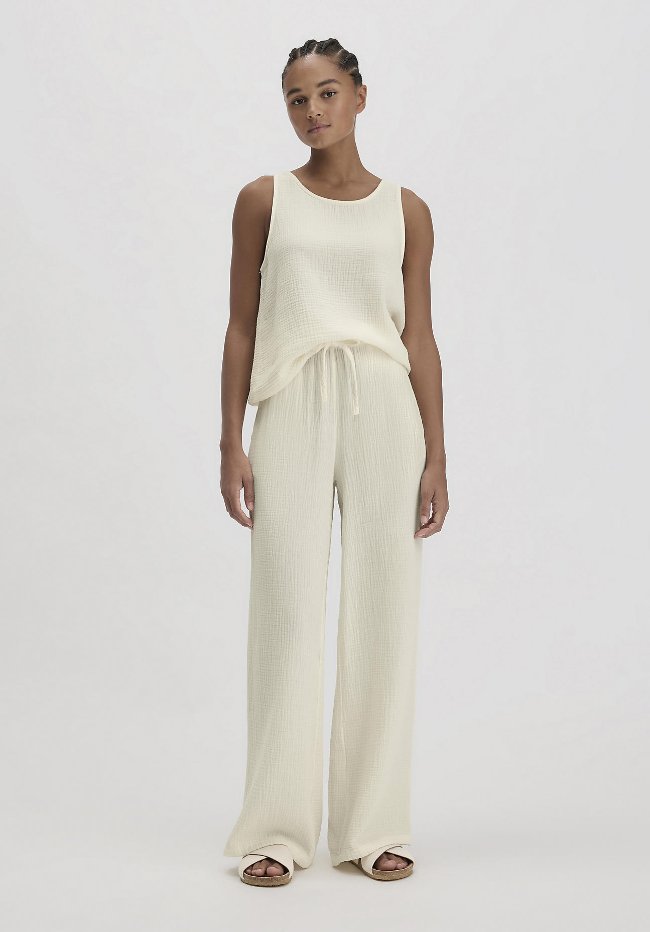 hessnatur Damen Musselin Schlafhose Relaxed PURE COMFORT aus Bio-Baumwolle - natur Größe 34