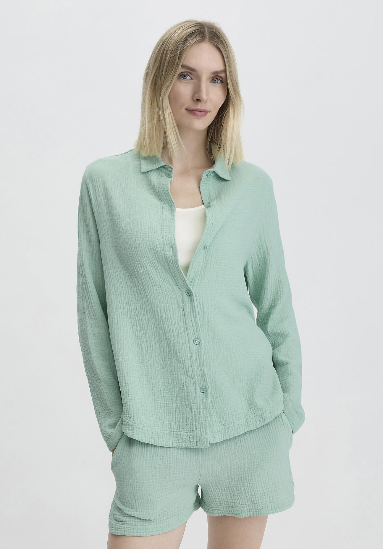 hessnatur Damen Musselin Shirt Oversize PURE COMFORT aus Bio-Baumwolle - jadegrün Größe 38