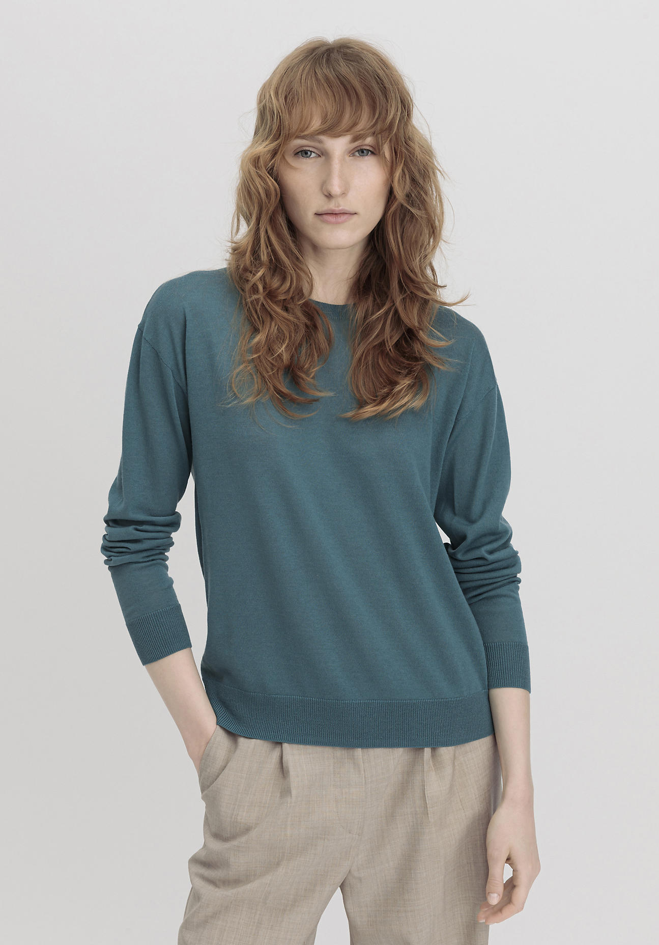 hessnatur Damen Pullover Regular aus Merinowolle - grün Größe 44