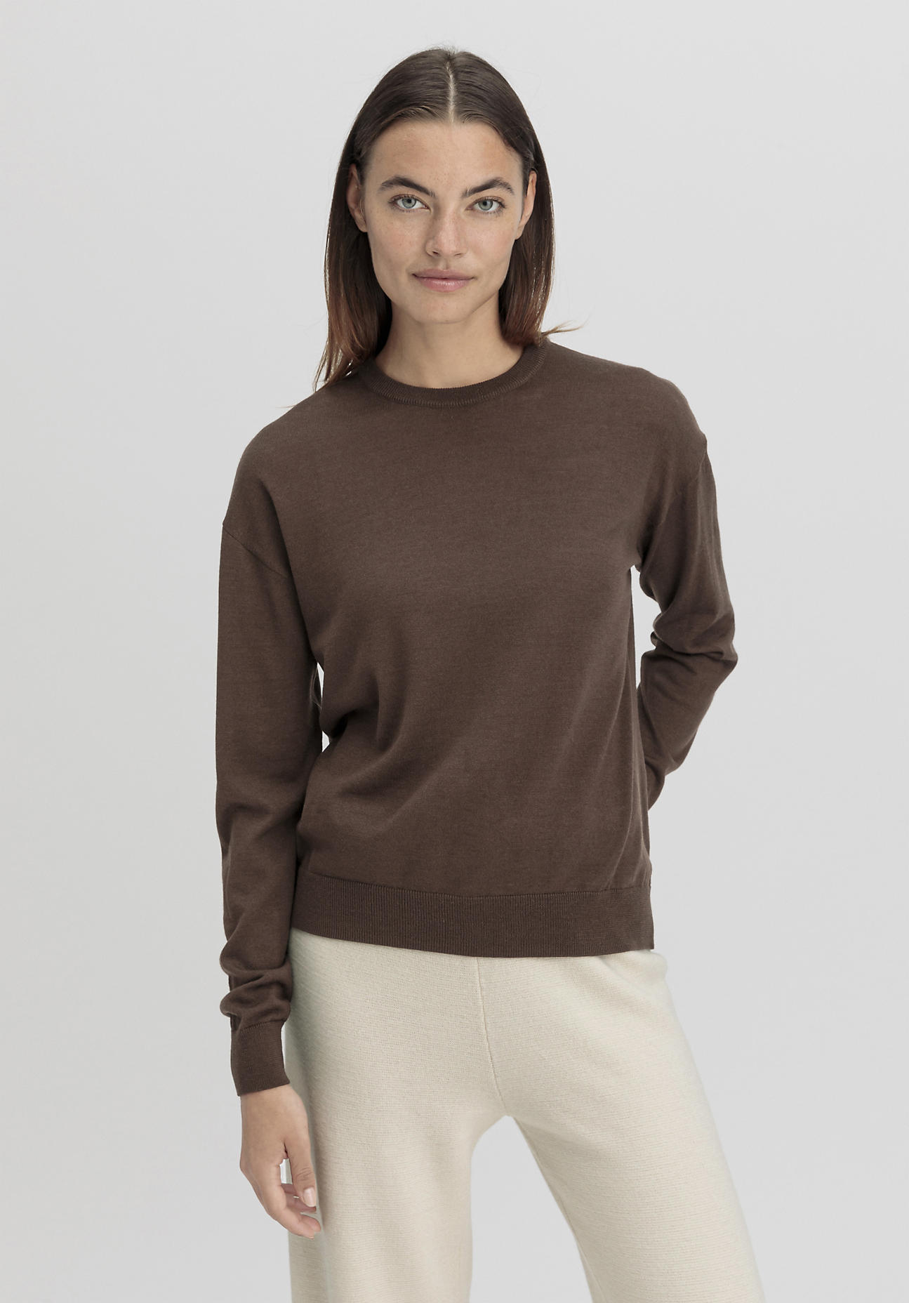 hessnatur Damen Pullover Regular aus Merinowolle - braun Größe 48