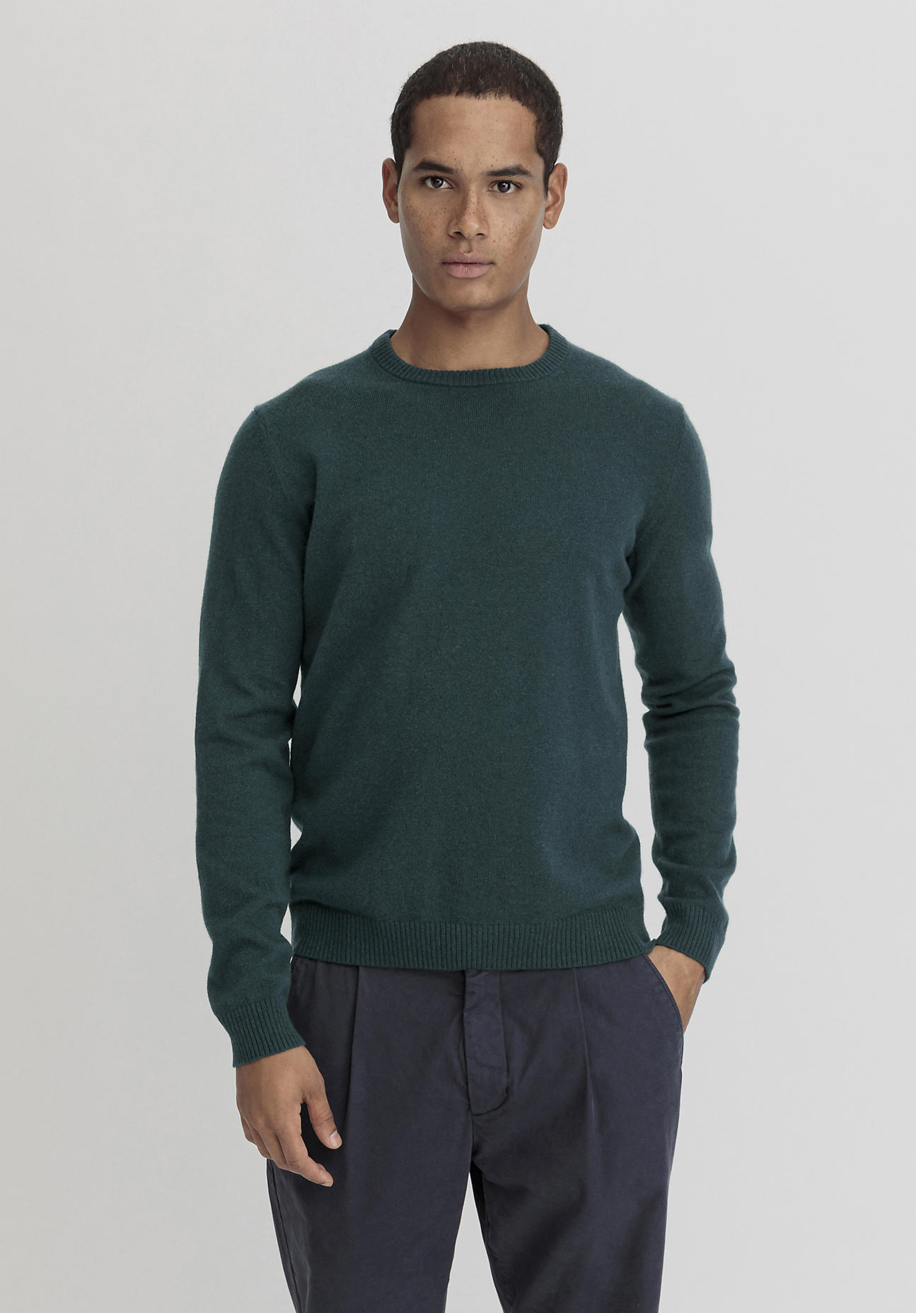 hessnatur Herren Pullover regular aus Kaschmir - grün Größe 54