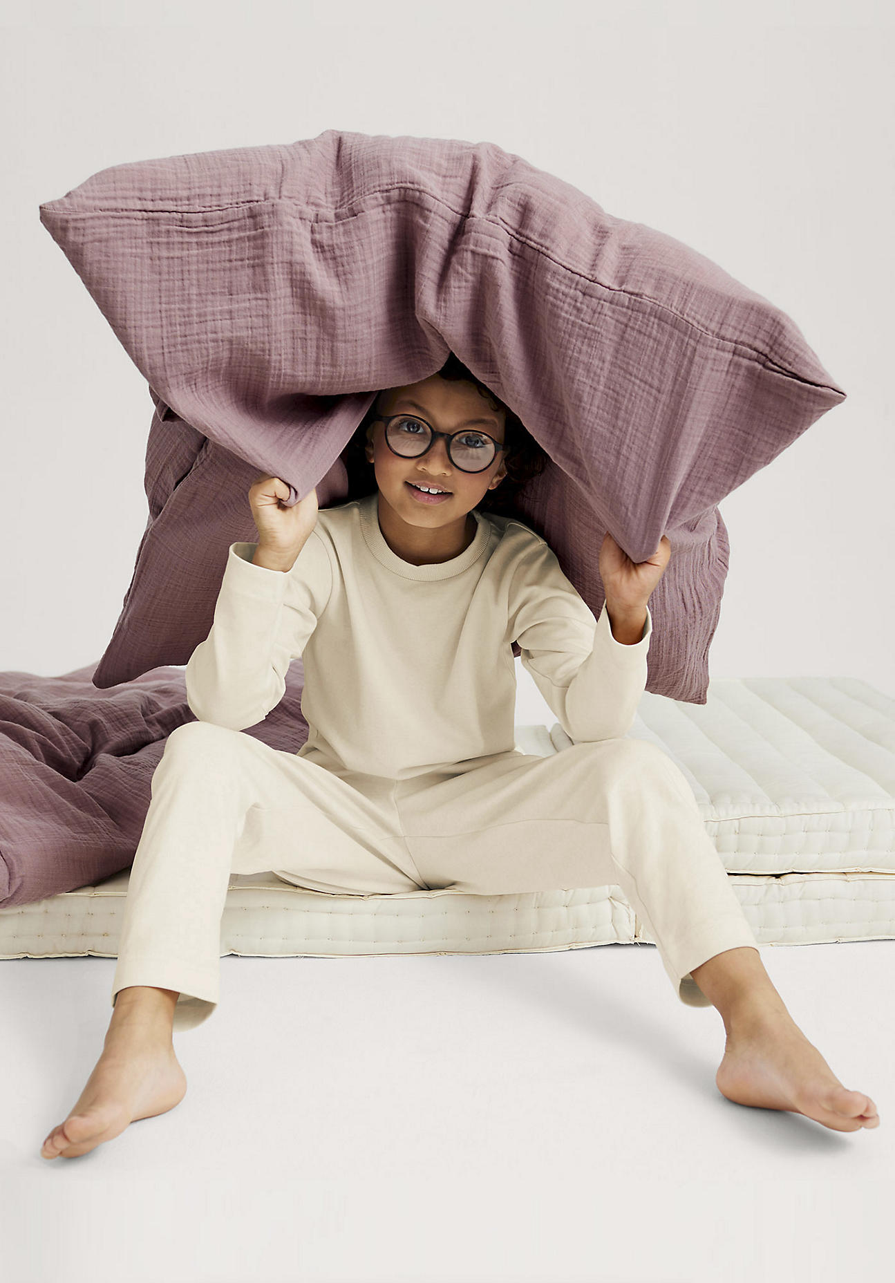 hessnatur Kinder  Pyjama aus Bio-Baumwolle - natur - Größe 122/128