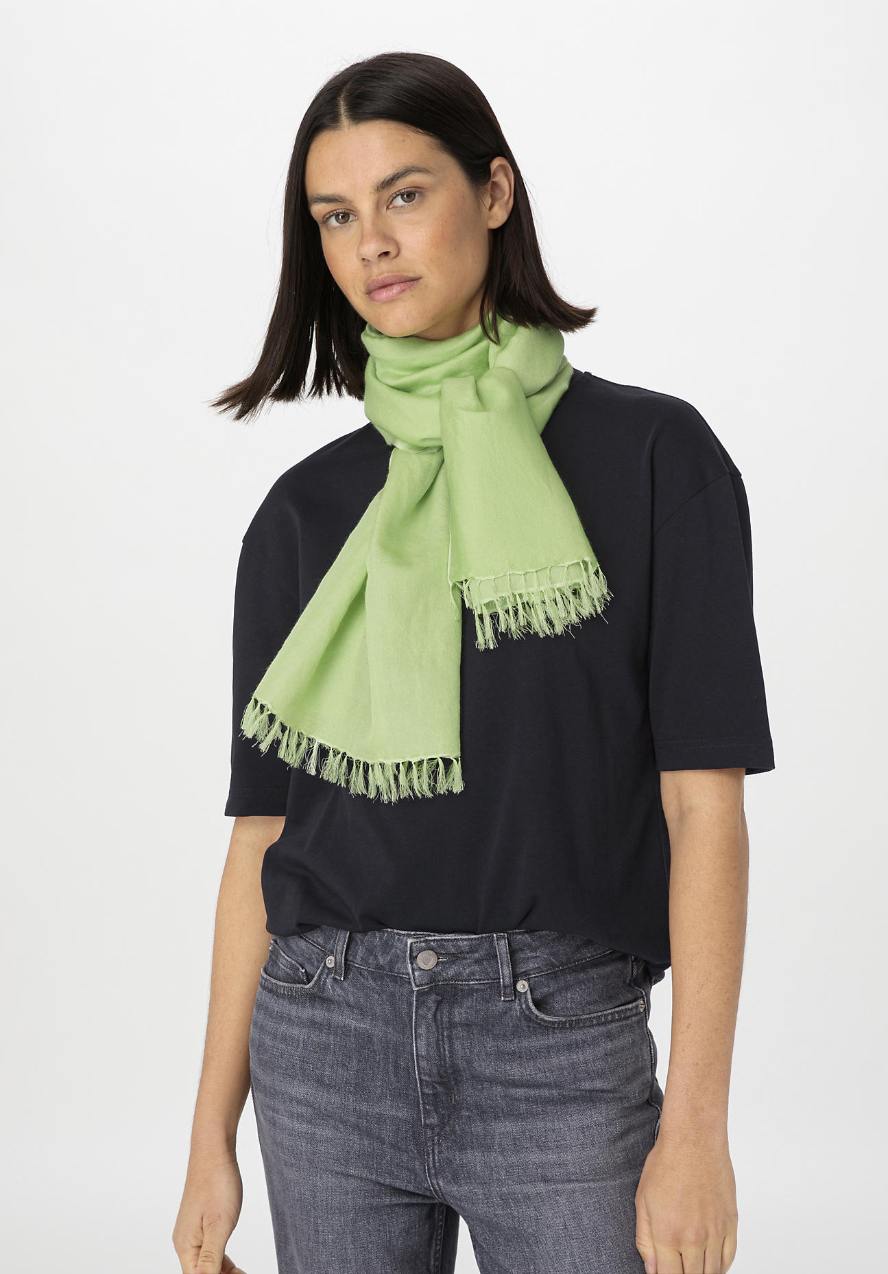 hessnatur Damen Schal aus Schurwolle mit Seide - grün Größe 45x200 cm