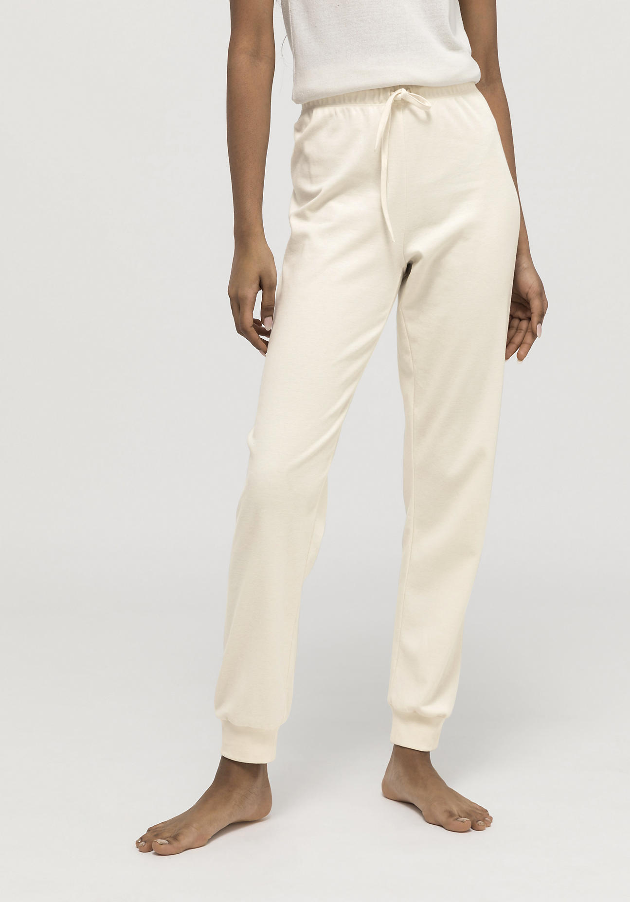 hessnatur Damen Schlafhose Regular PURE NATURE aus Bio-Baumwolle - natur Größe 36
