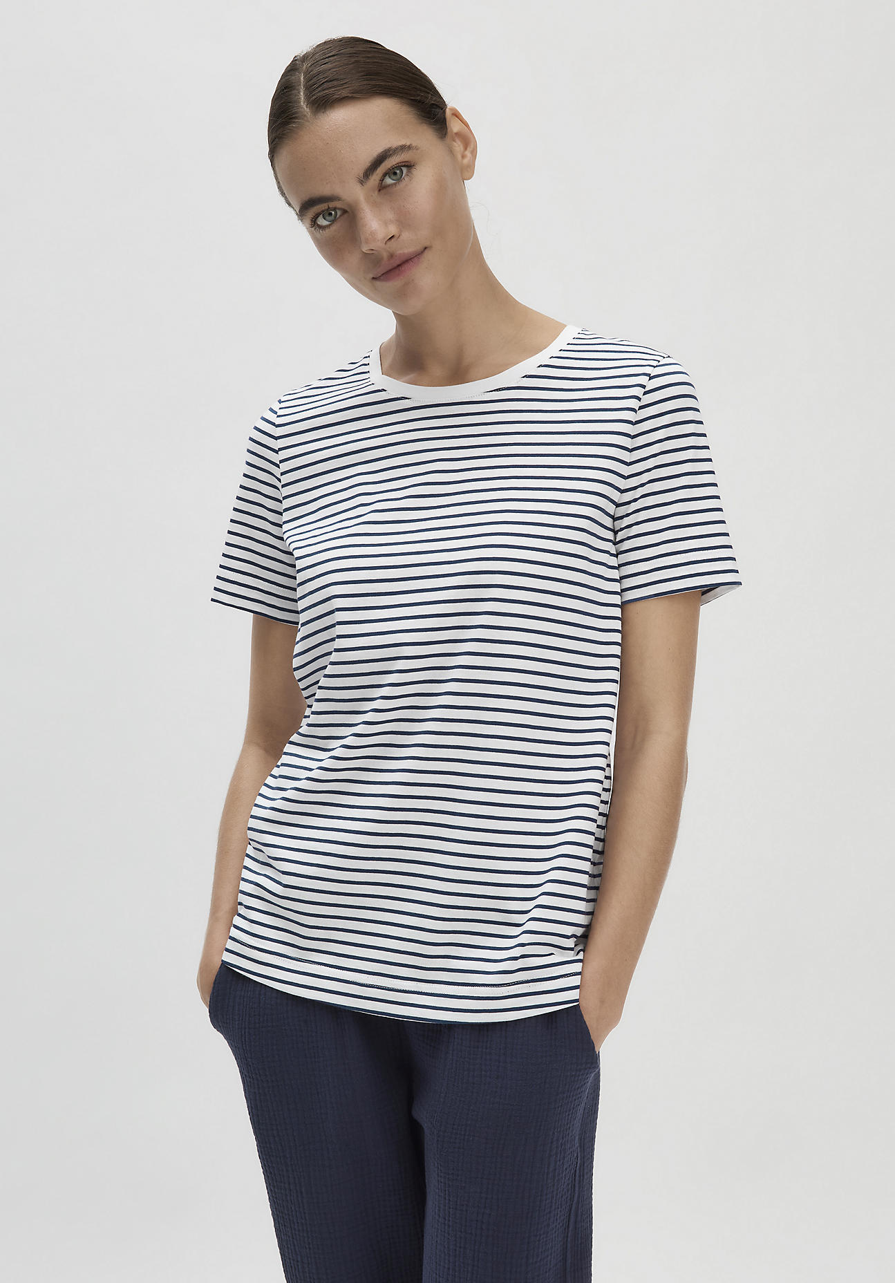 hessnatur Damen Schlafshirt Regular PURE COTTON - ozeanblau geringelt Größe 38