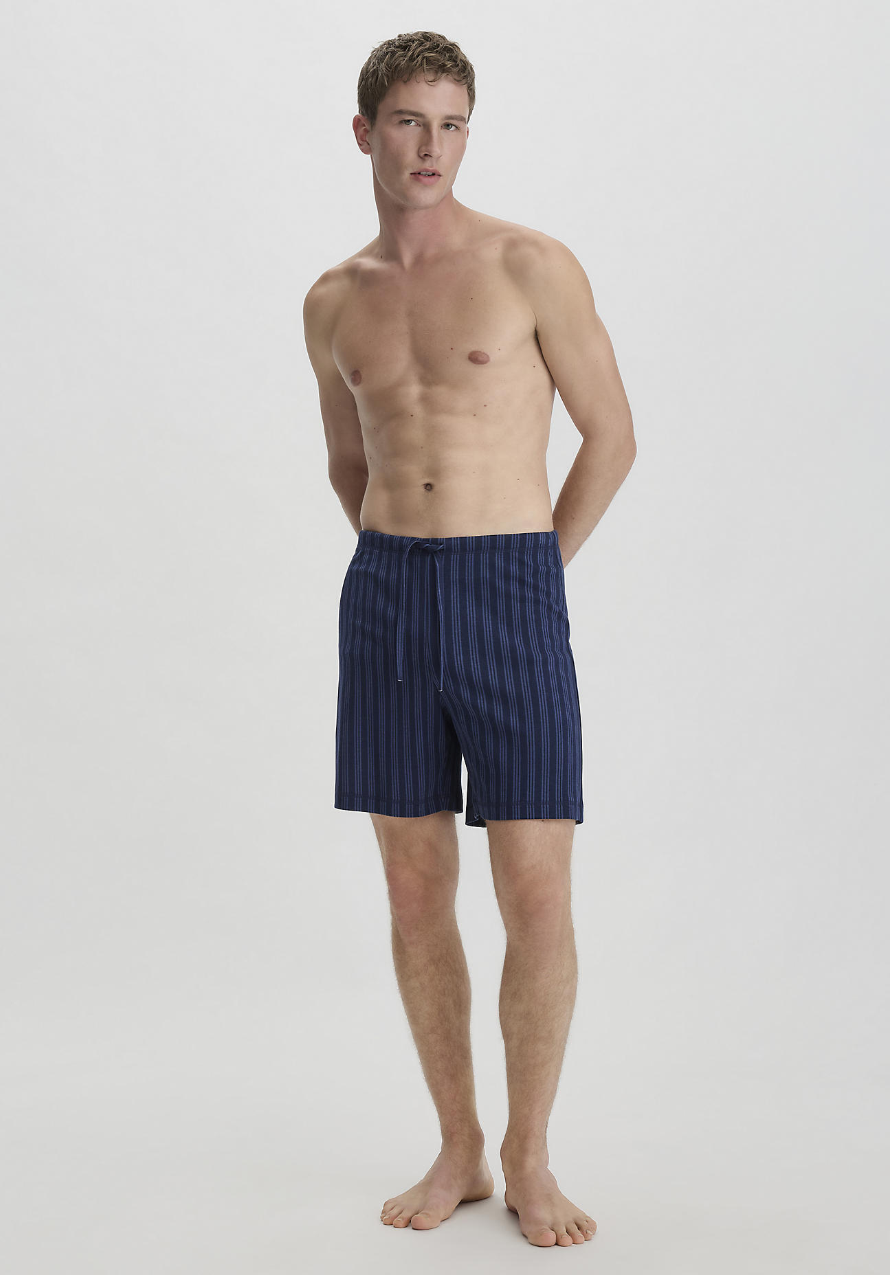 hessnatur Herren Schlafshorts Relaxed PURE NATURE aus Bio-Baumwolle - ozeanblau gestreift Größe 48