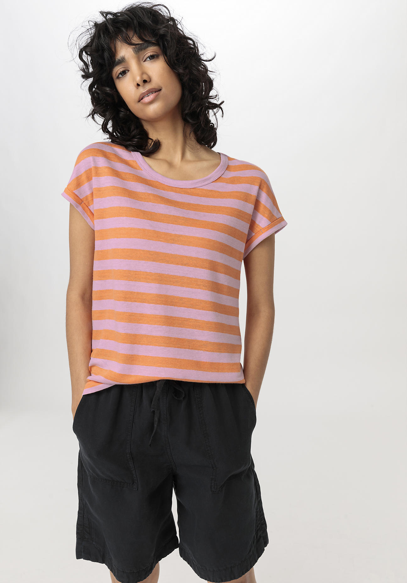 hessnatur Damen Shirt Kurzarm Regular aus Leinen - rosa - Größe 48